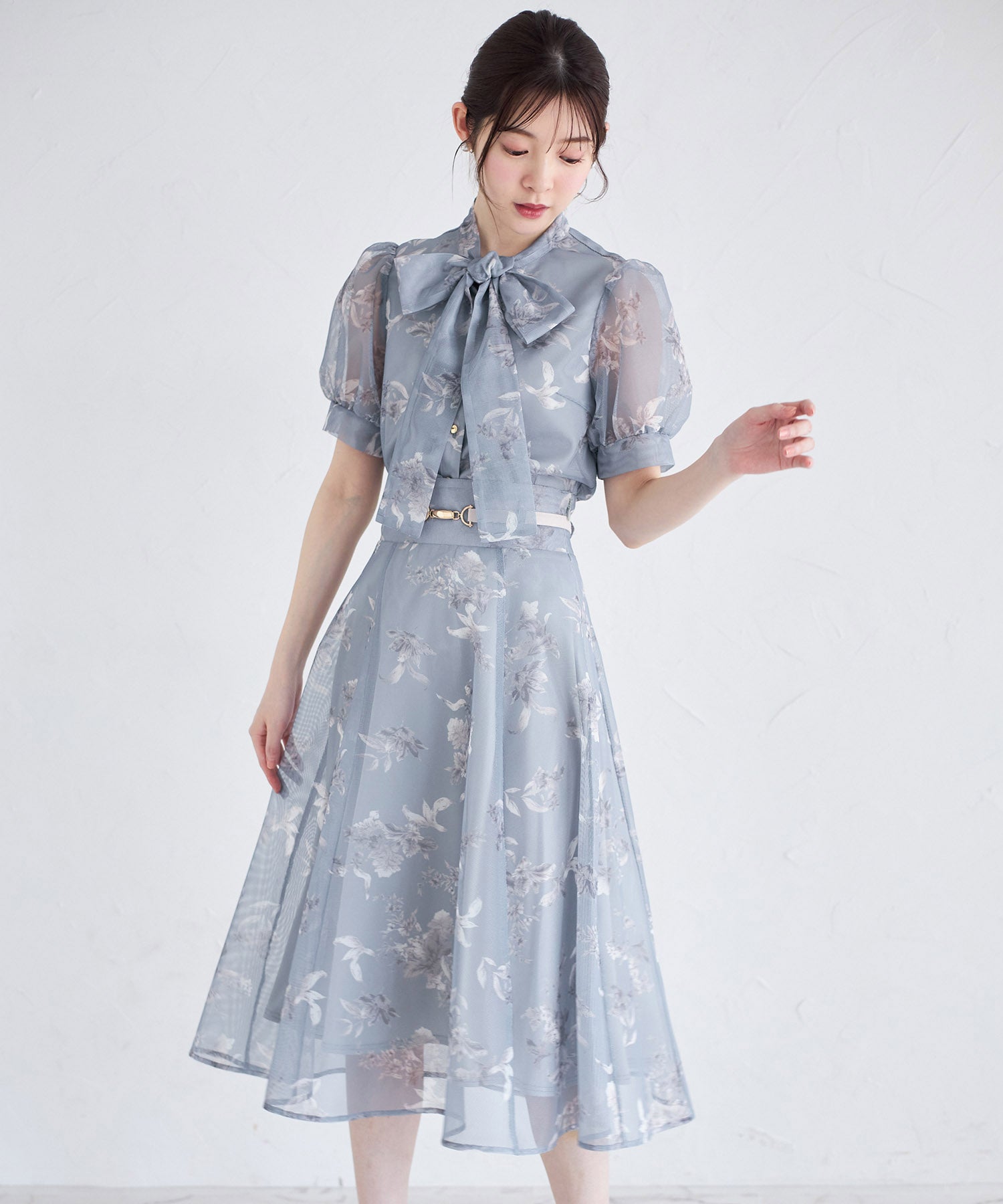 トッコクローゼット tocco closet ベルト付きフラワープリントメッシュフレアスカート （グレイッシュブルー） グレイッシュブルー