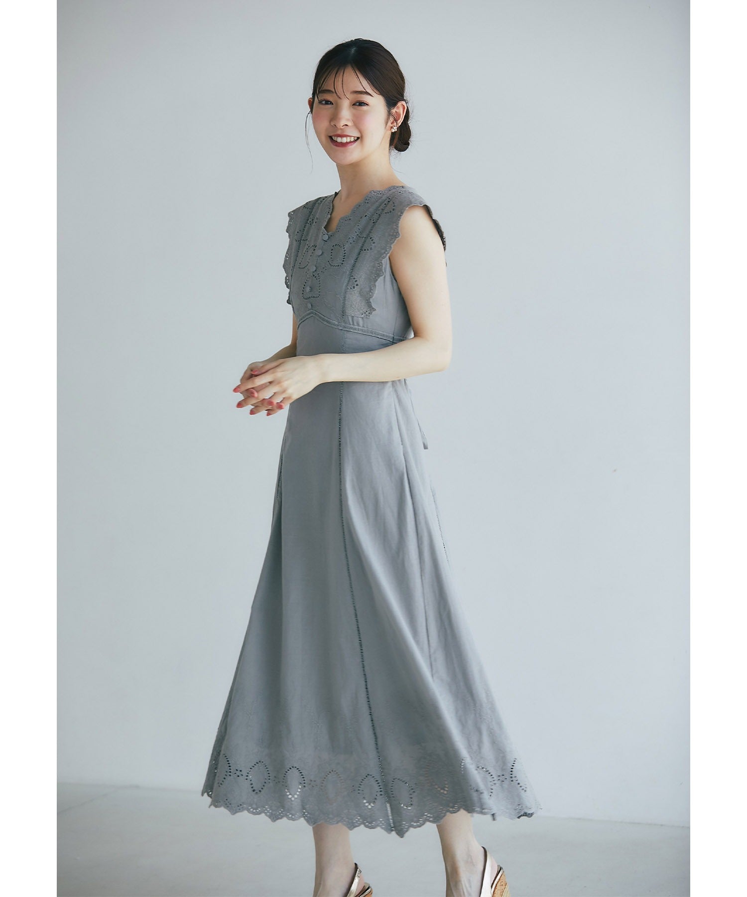 トッコクローゼット tocco closet ウエストりぼん付きコットンカットワークレース刺繍ワンピース （ネイビー） ネイビー