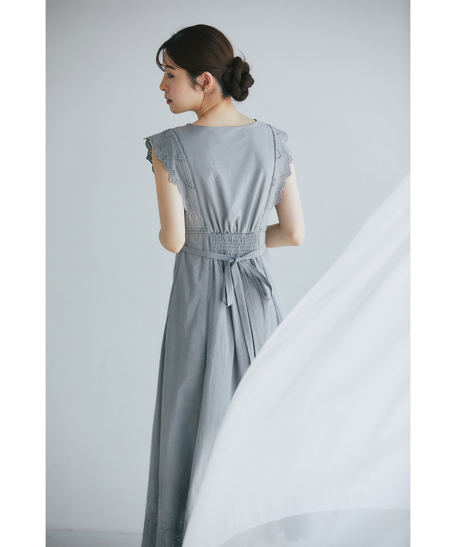 トッコクローゼット tocco closet ウエストりぼん付きコットンカットワークレース刺繍ワンピース （ネイビー） ネイビー