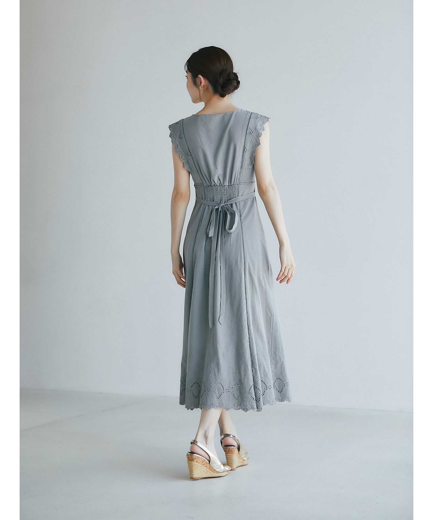 トッコクローゼット tocco closet ウエストりぼん付きコットンカットワークレース刺繍ワンピース （ネイビー） ネイビー