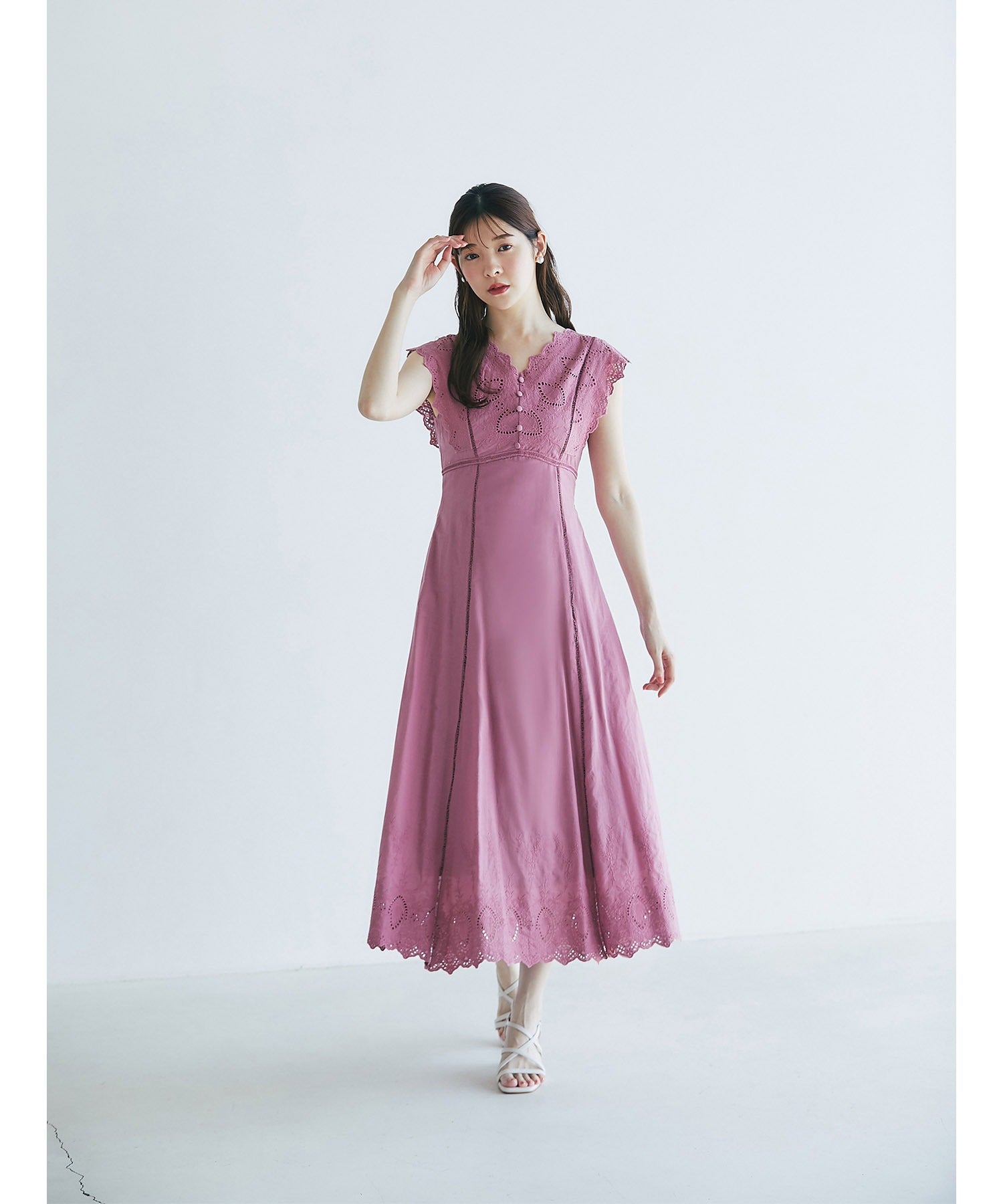 トッコクローゼット tocco closet ウエストりぼん付きコットンカットワークレース刺繍ワンピース （ネイビー） ネイビー
