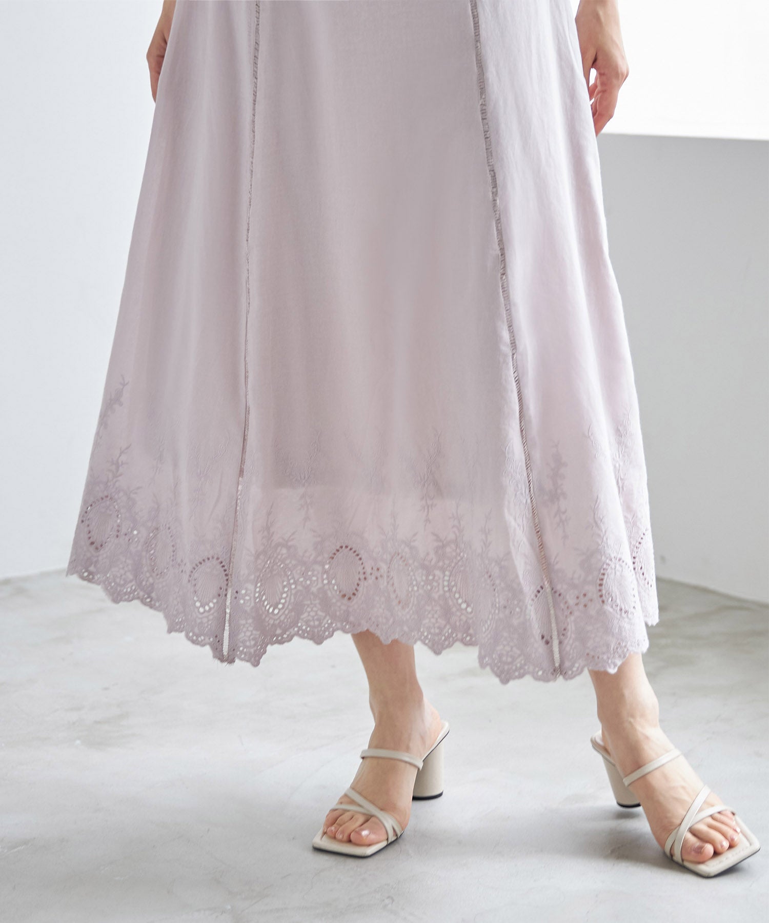 トッコクローゼット tocco closet ウエストりぼん付きコットンカットワークレース刺繍ワンピース （ネイビー） ネイビー