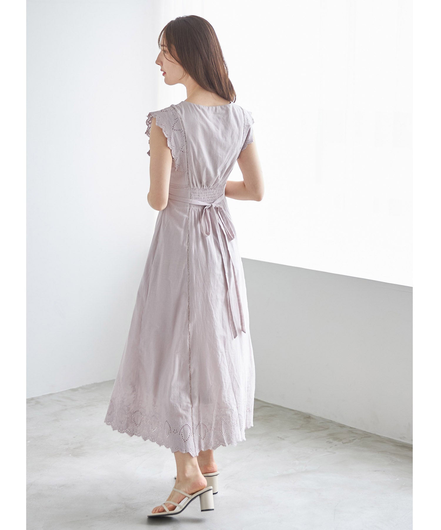 トッコクローゼット tocco closet ウエストりぼん付きコットンカットワークレース刺繍ワンピース （ネイビー） ネイビー