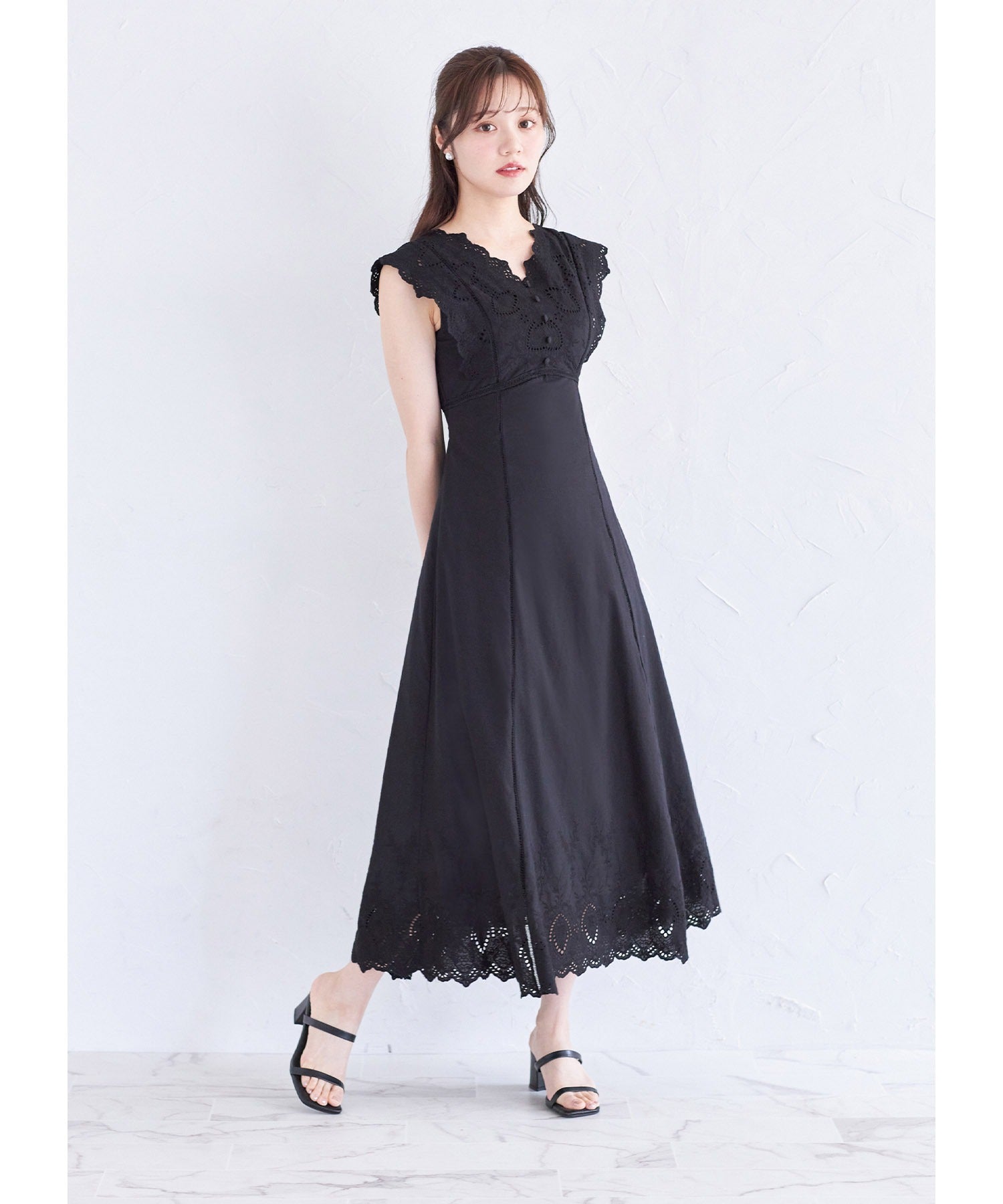 トッコクローゼット tocco closet ウエストりぼん付きコットンカットワークレース刺繍ワンピース （ブラック） ブラック