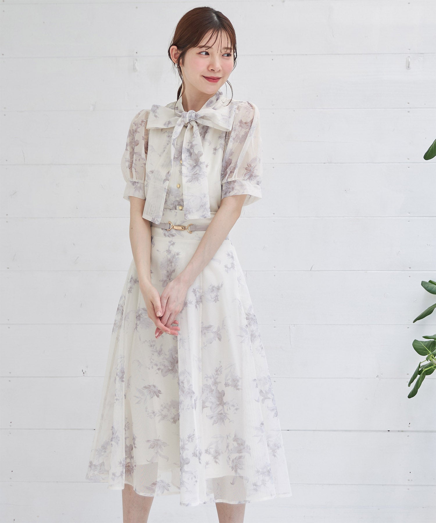 トッコクローゼット tocco closet ボウタイリボンフラワープリントメッシュブラウス （ライトベージュ） ライトベージュ