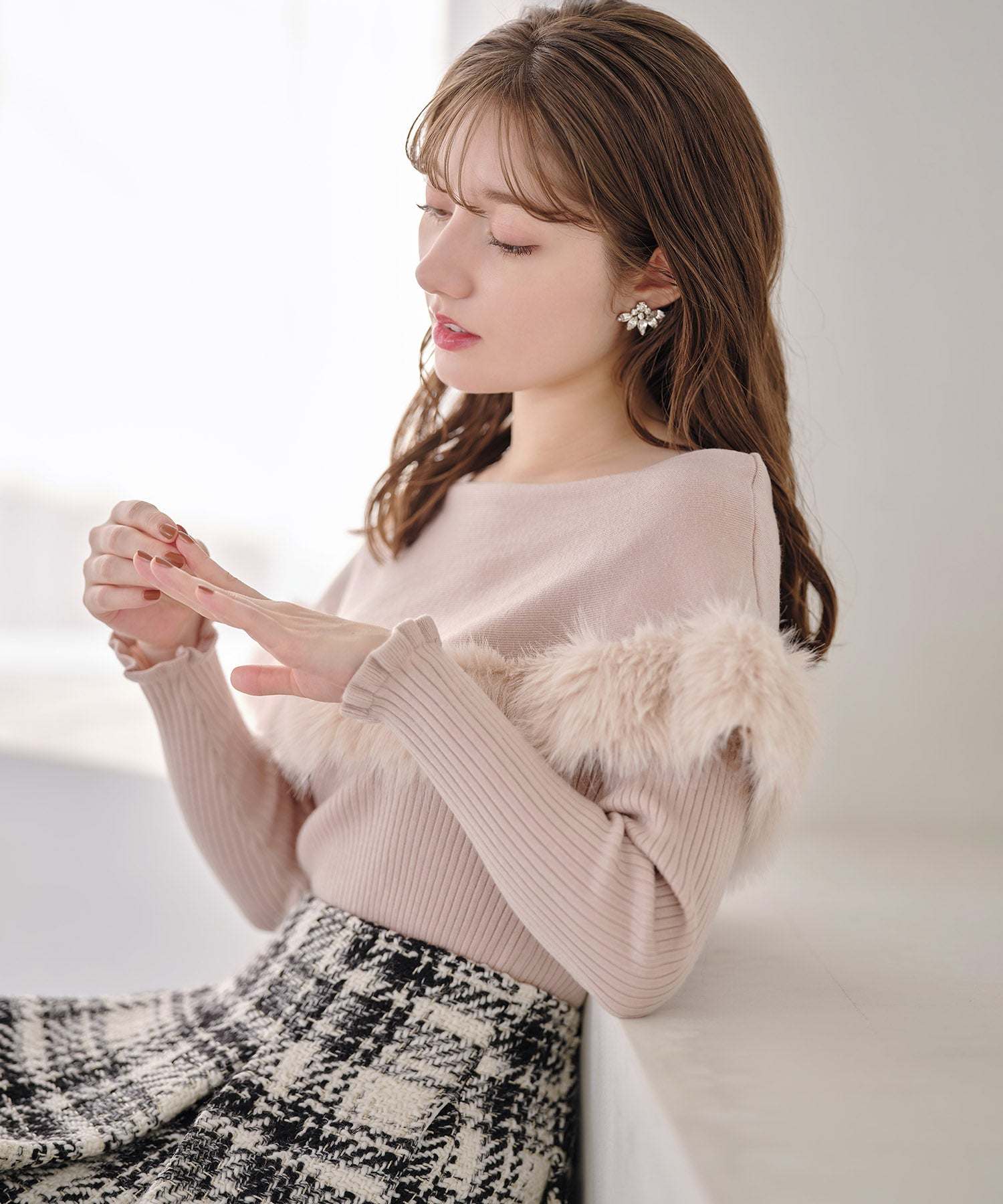 トッコクローゼット tocco closet ファー付きケープライク袖口フリルリブニットプルオーバー