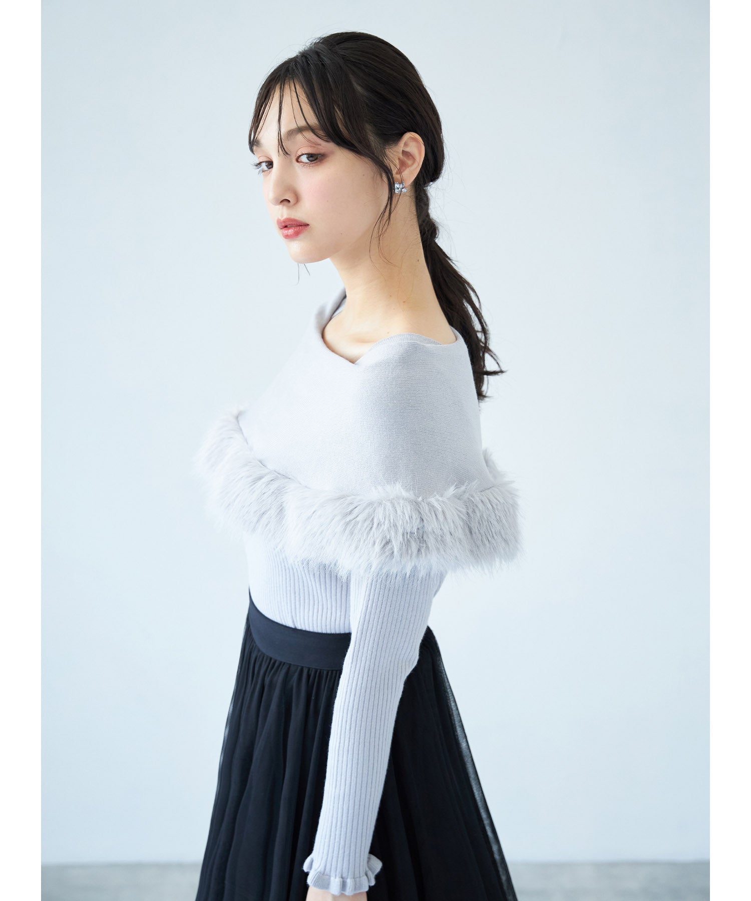 トッコクローゼット tocco closet ファー付きケープライク袖口フリルリブニットプルオーバー