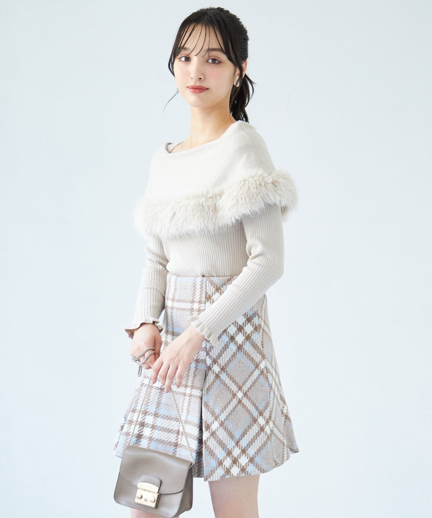 トッコクローゼット tocco closet ファー付きケープライク袖口フリルリブニットプルオーバー