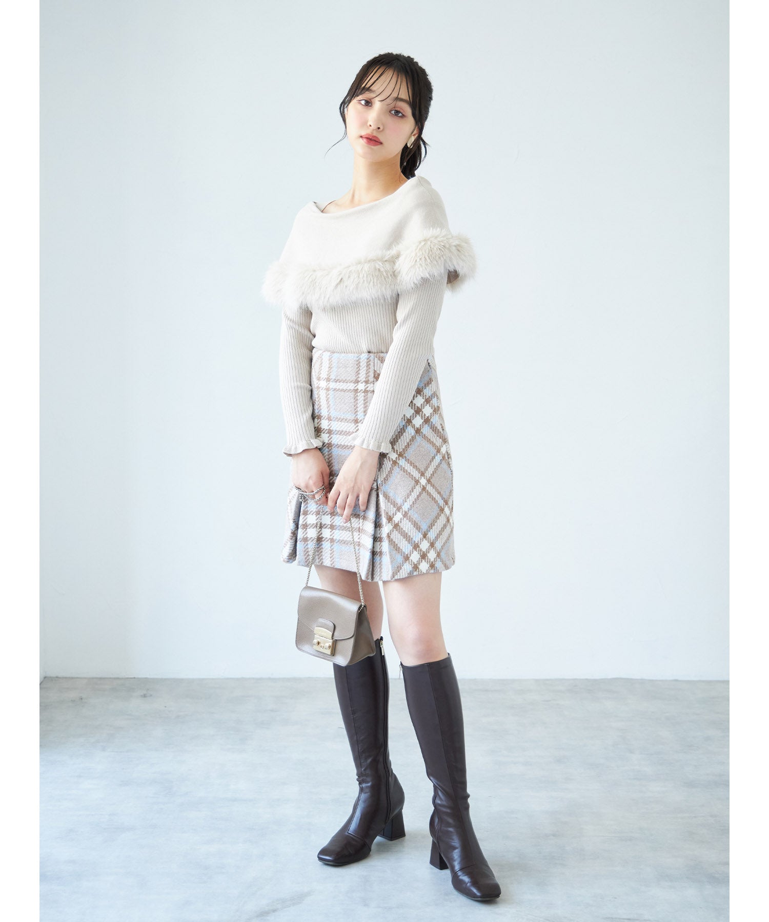 トッコクローゼット tocco closet ファー付きケープライク袖口フリルリブニットプルオーバー
