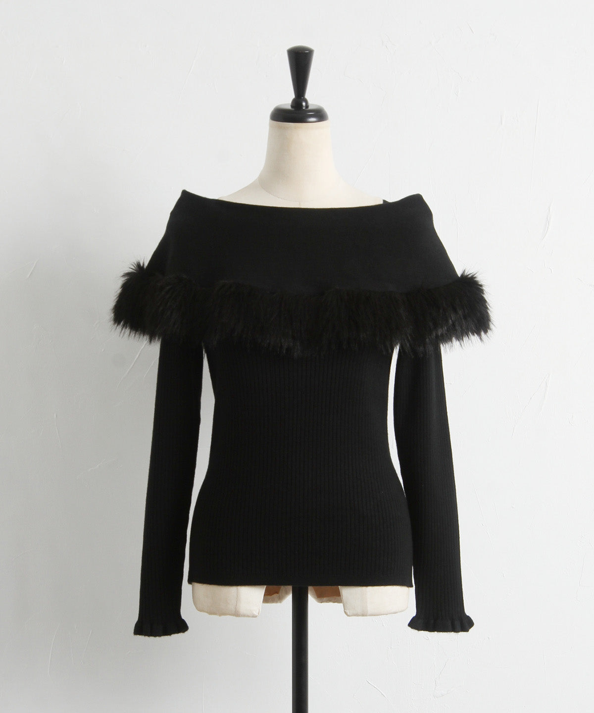 トッコクローゼット tocco closet ファー付きケープライク袖口フリルリブニットプルオーバー