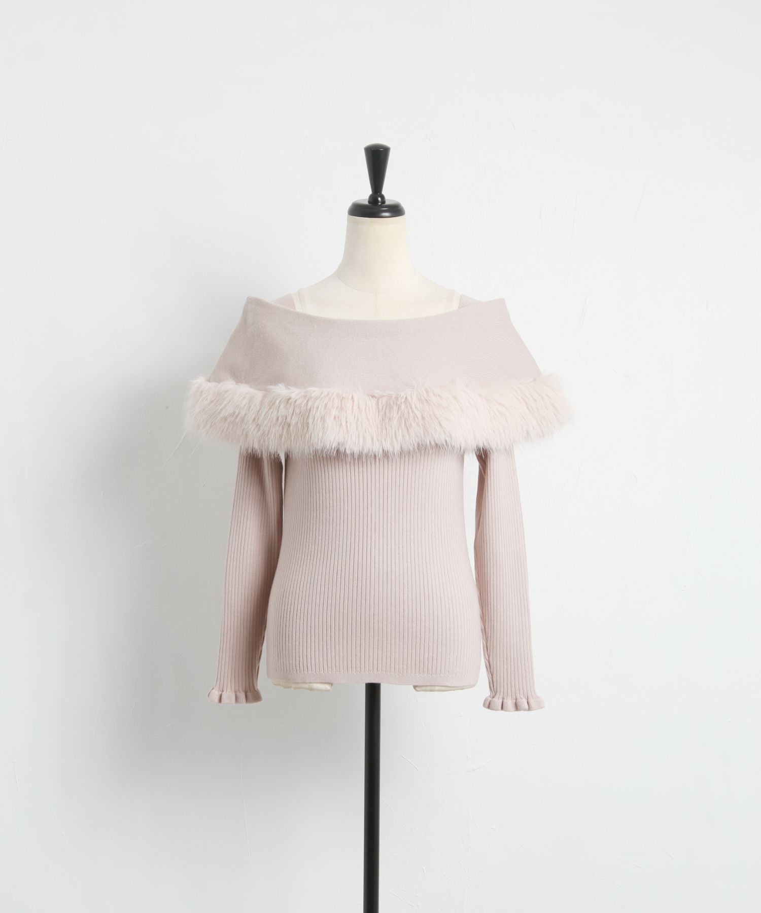 トッコクローゼット tocco closet ファー付きケープライク袖口フリルリブニットプルオーバー