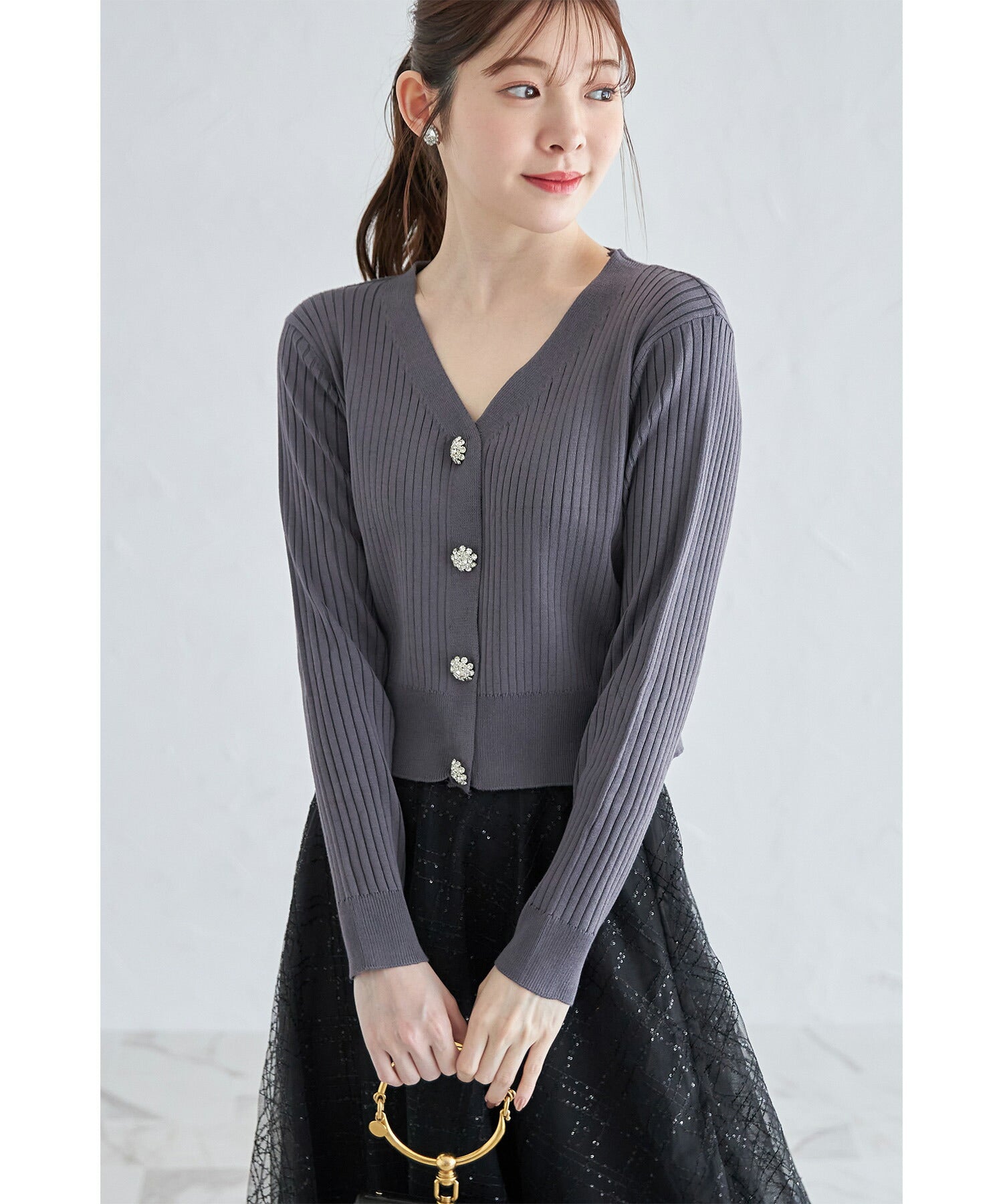 トッコクローゼット tocco closet フラワービジュー付きショート丈リブニットカーディガン （チャコール） チャコール