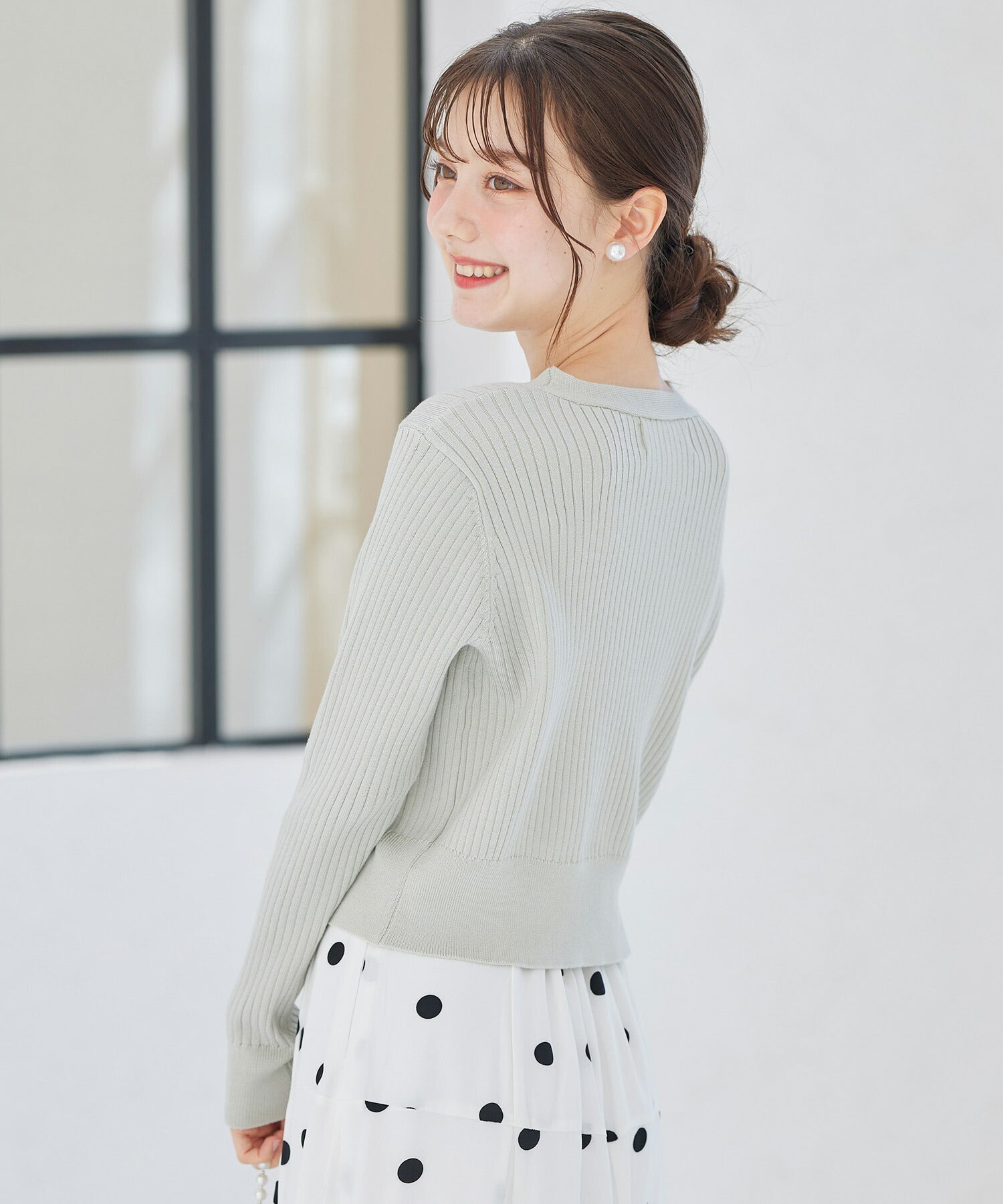トッコクローゼット tocco closet 花朵珠飾短版羅紋針織開衫