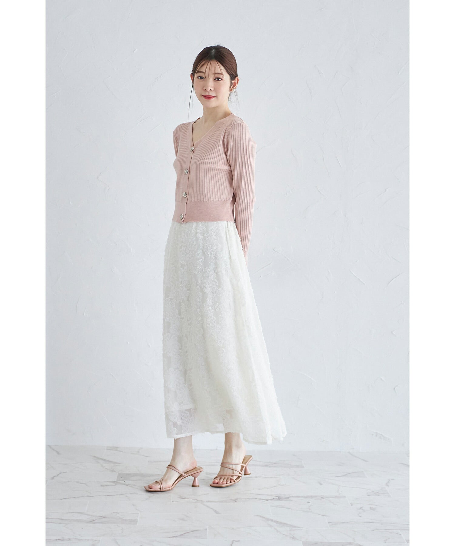 トッコクローゼット tocco closet 花朵珠飾短版羅紋針織開衫