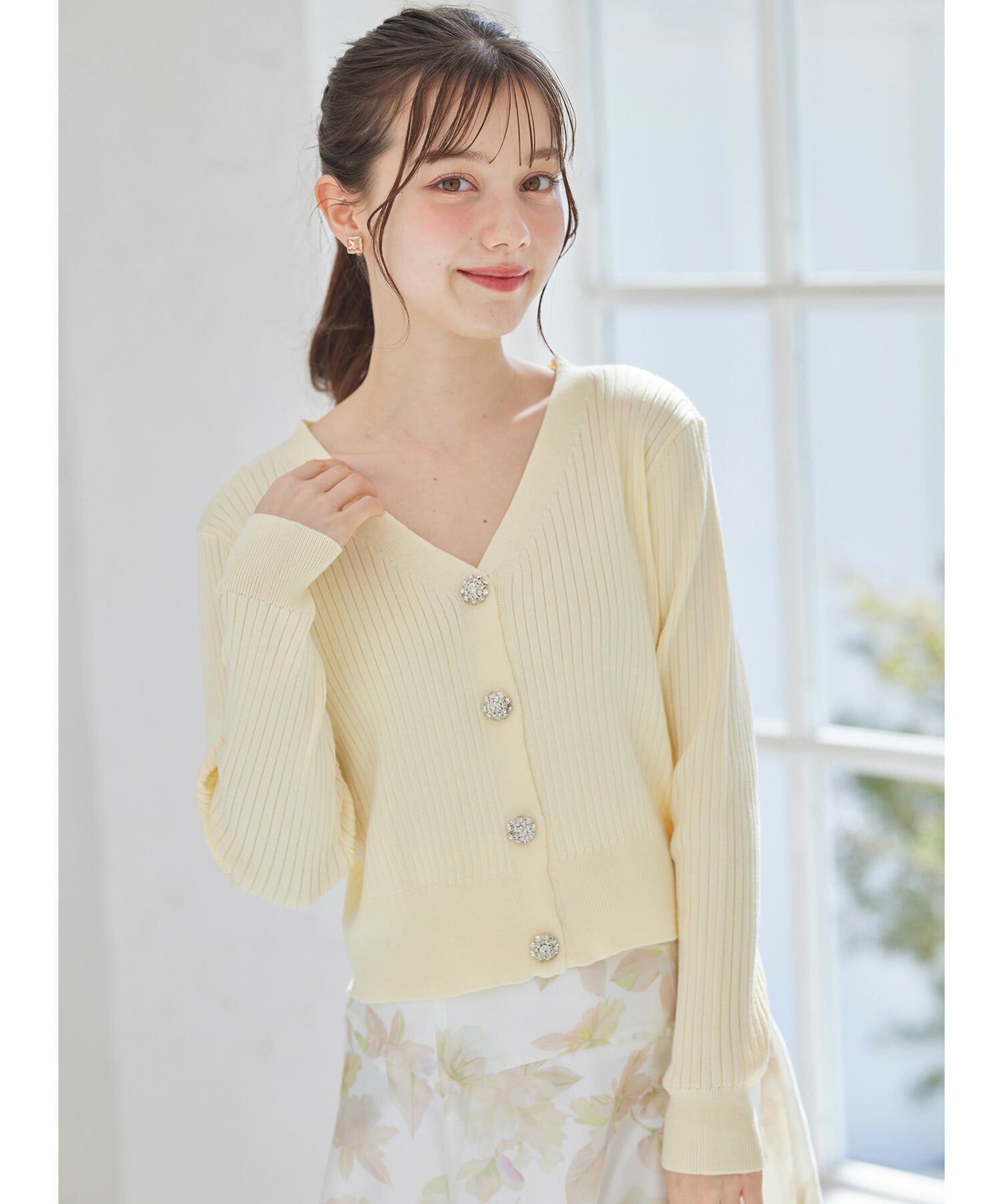 トッコクローゼット tocco closet 花朵珠飾短版羅紋針織開衫