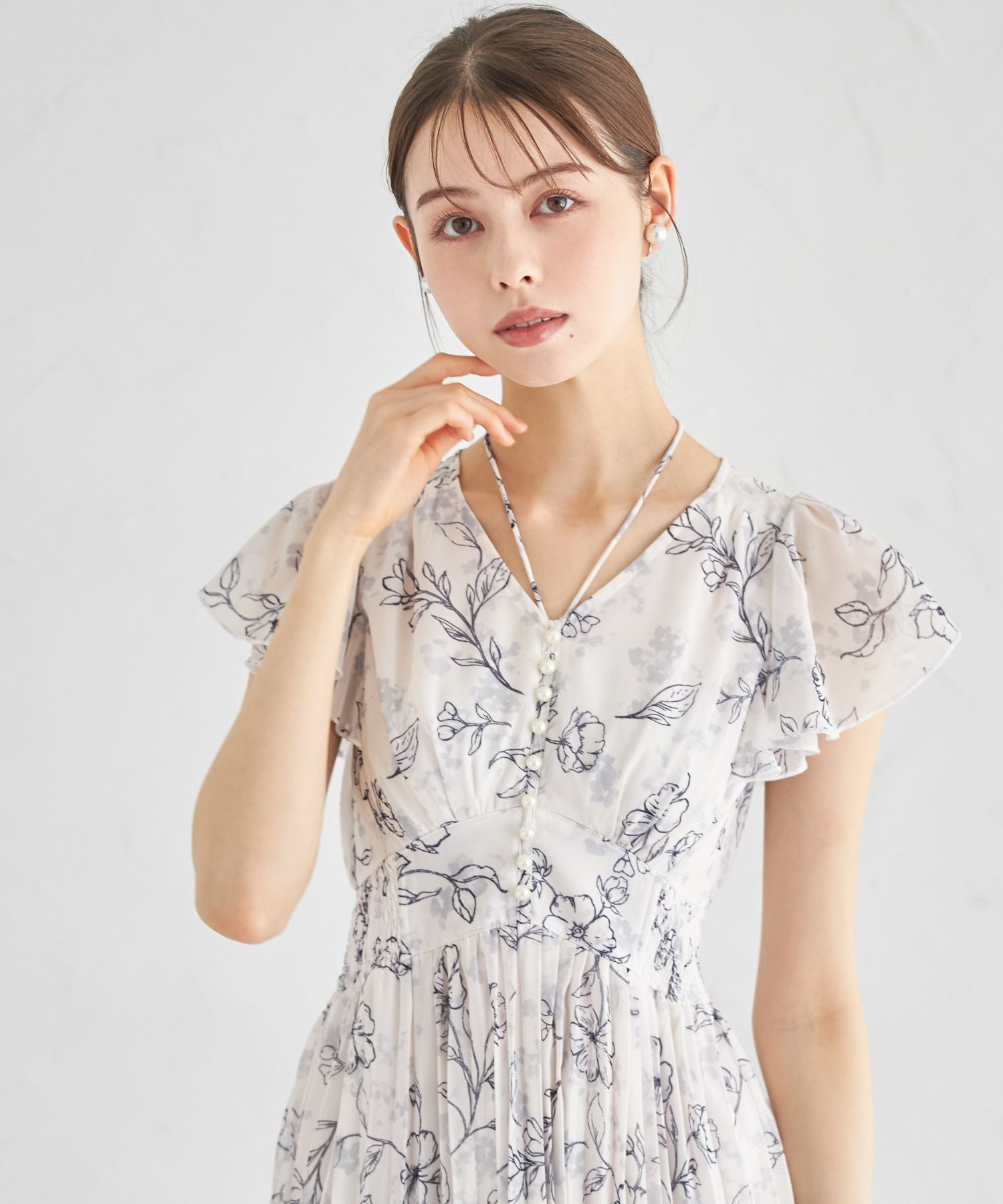 トッコクローゼット tocco closet パール付きネックリボン水彩ラインフラワープリーツワンピース