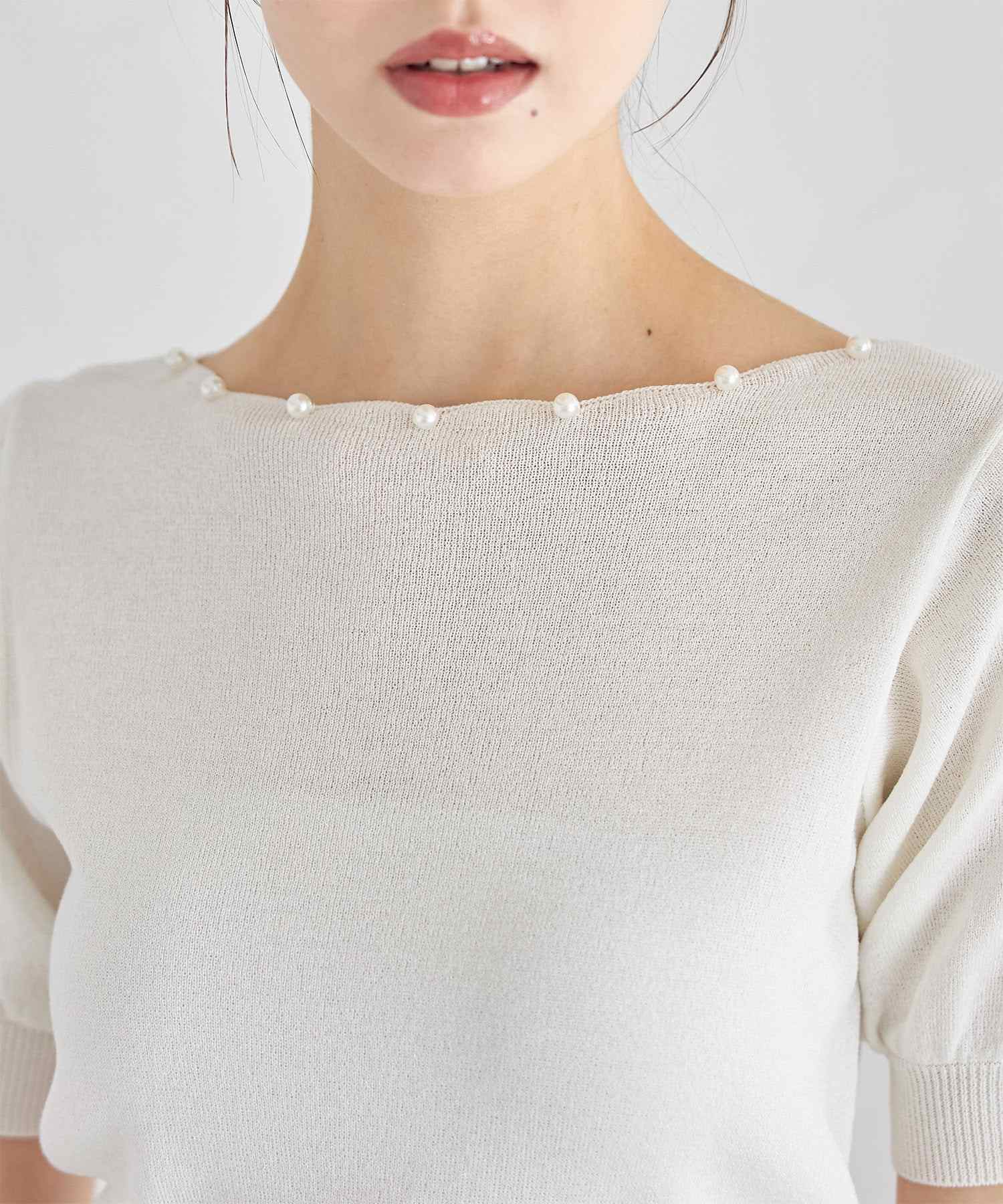 トッコクローゼット tocco closet パール付きスカラネックラメニットプルオーバー （オフホワイト） オフホワイト