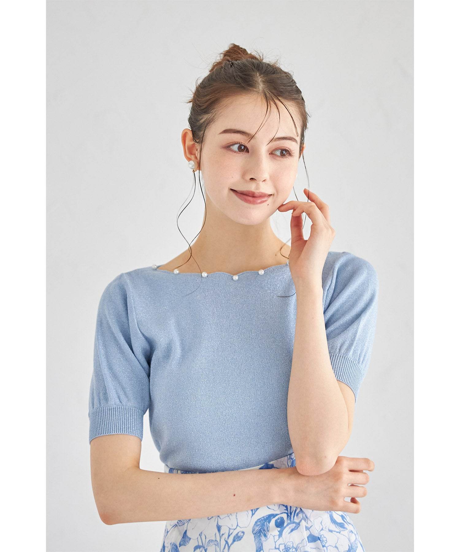 トッコクローゼット tocco closet パール付きスカラネックラメニットプルオーバー （オフホワイト） オフホワイト