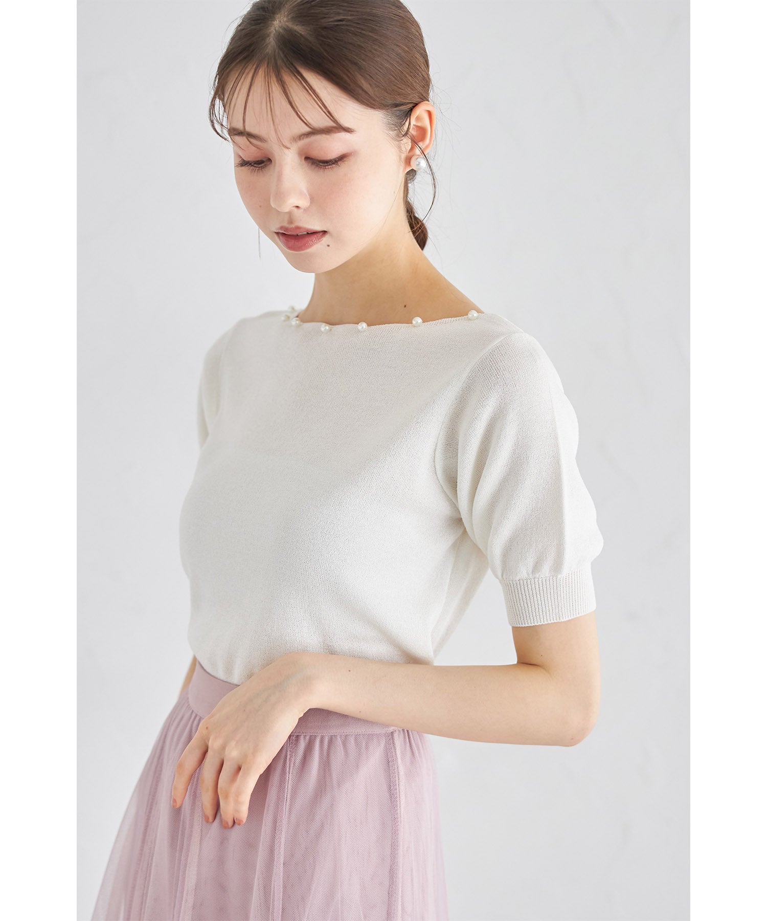 トッコクローゼット tocco closet パール付きスカラネックラメニットプルオーバー （オフホワイト） オフホワイト