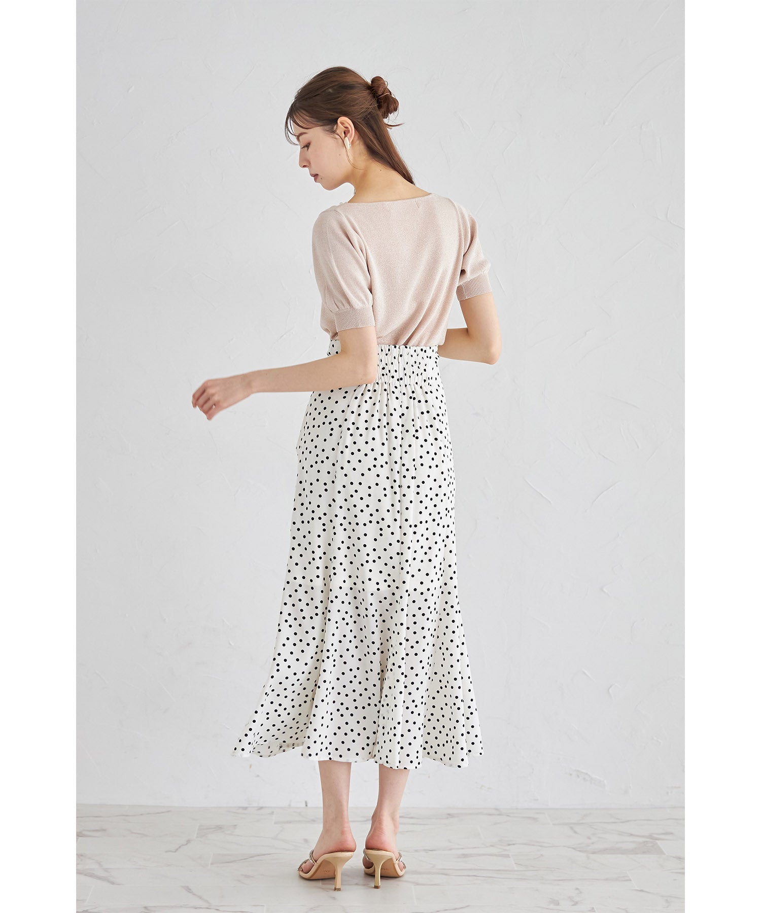 トッコクローゼット tocco closet パール付きスカラネックラメニットプルオーバー （オフホワイト） オフホワイト