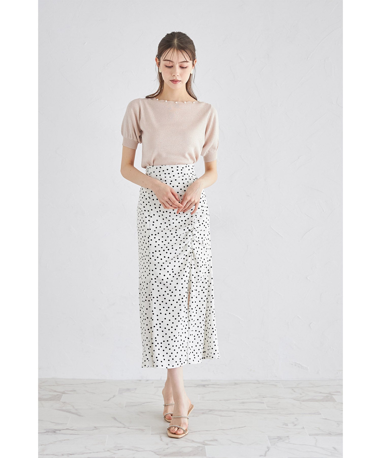 トッコクローゼット tocco closet パール付きスカラネックラメニットプルオーバー （オフホワイト） オフホワイト