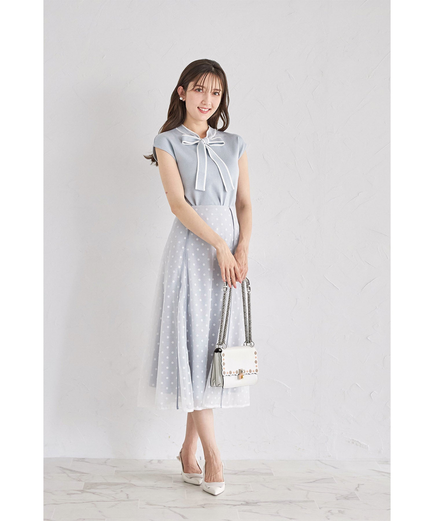 トッコクローゼット tocco closet 前後2WAY配色ライン入りボウタイリボンニットプルオーバー （サックス） サックス