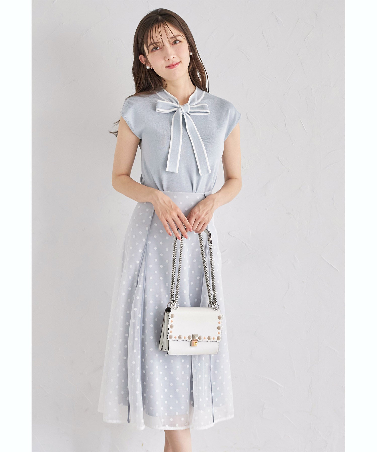 トッコクローゼット tocco closet 前後2WAY配色ライン入りボウタイリボンニットプルオーバー （サックス） サックス