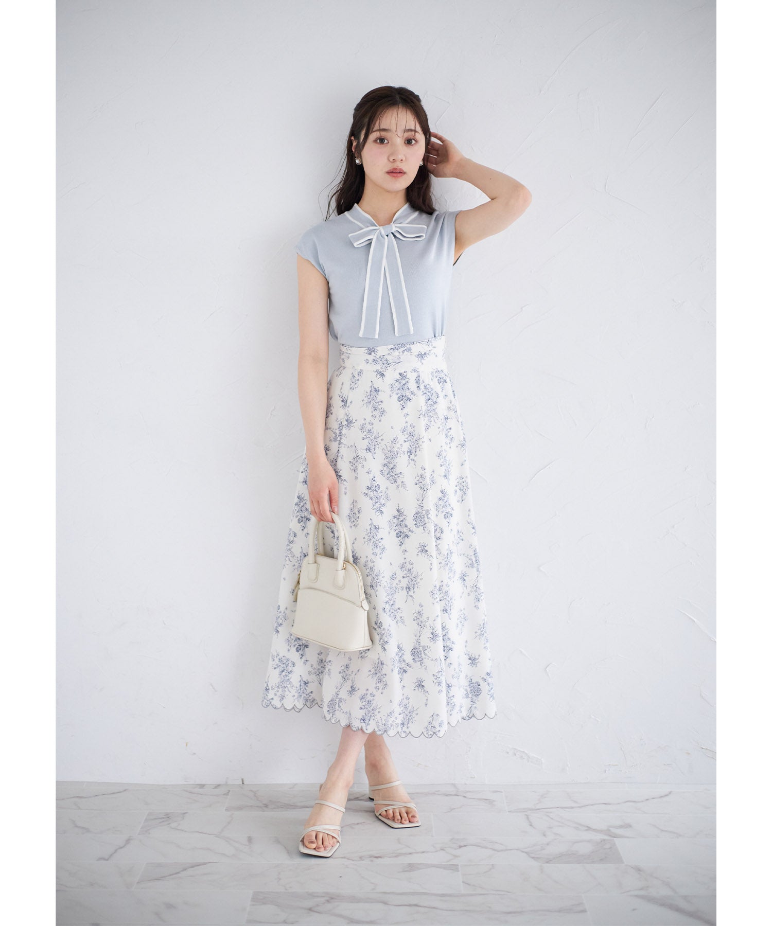 トッコクローゼット tocco closet 前後2WAY配色ライン入りボウタイリボンニットプルオーバー （サックス） サックス