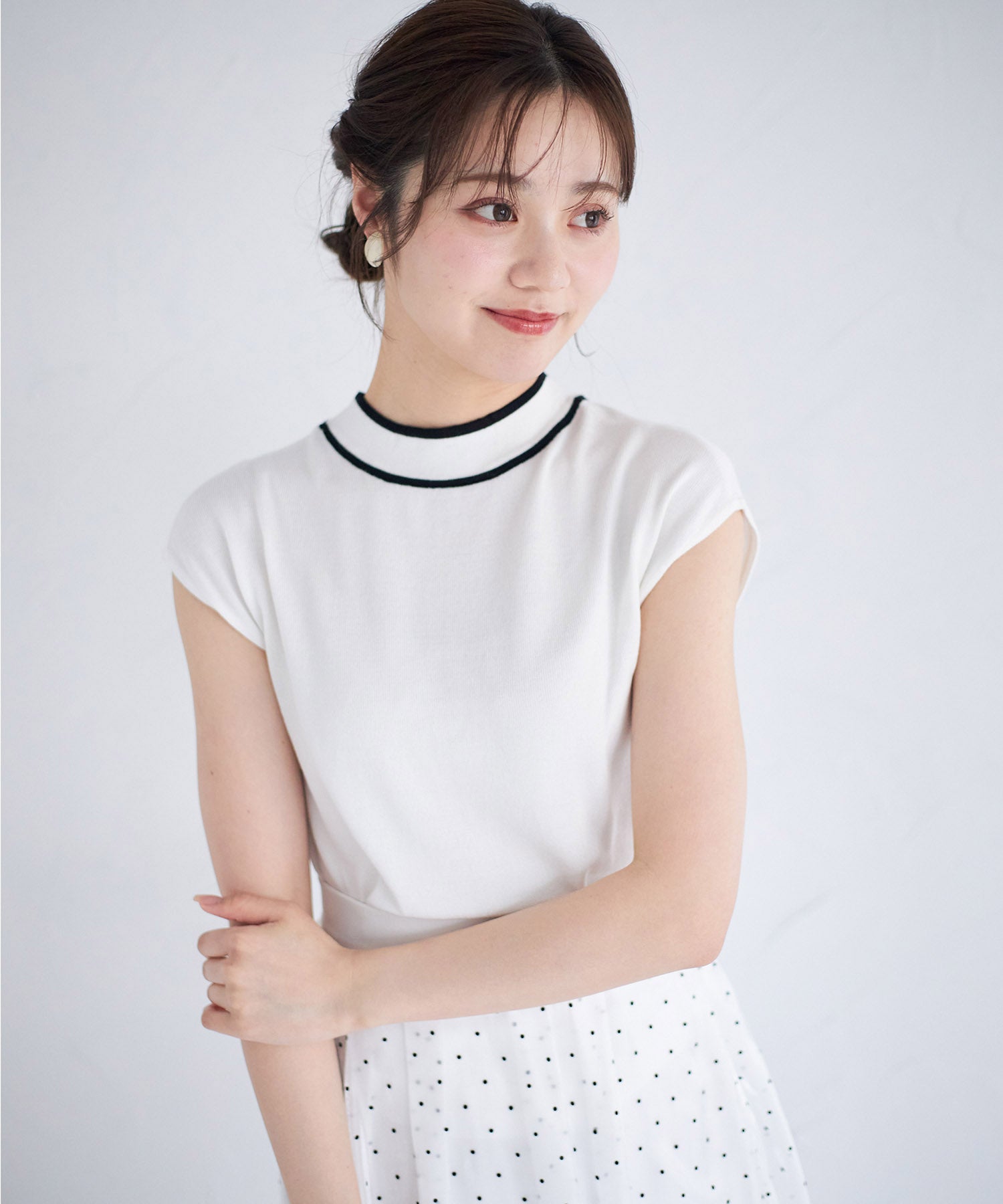 トッコクローゼット tocco closet 前後2WAY配色ライン入りボウタイリボンニットプルオーバー （サックス） サックス