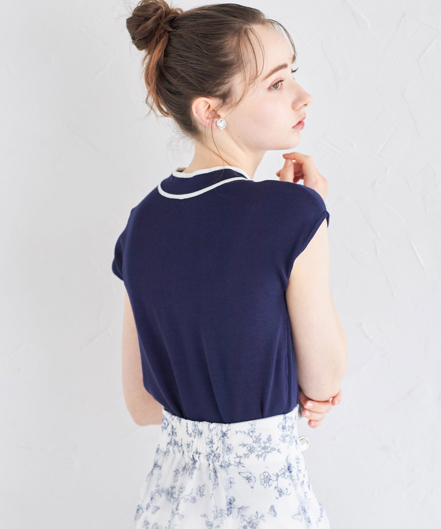 トッコクローゼット tocco closet 前後2WAY配色ライン入りボウタイリボンニットプルオーバー （サックス） サックス