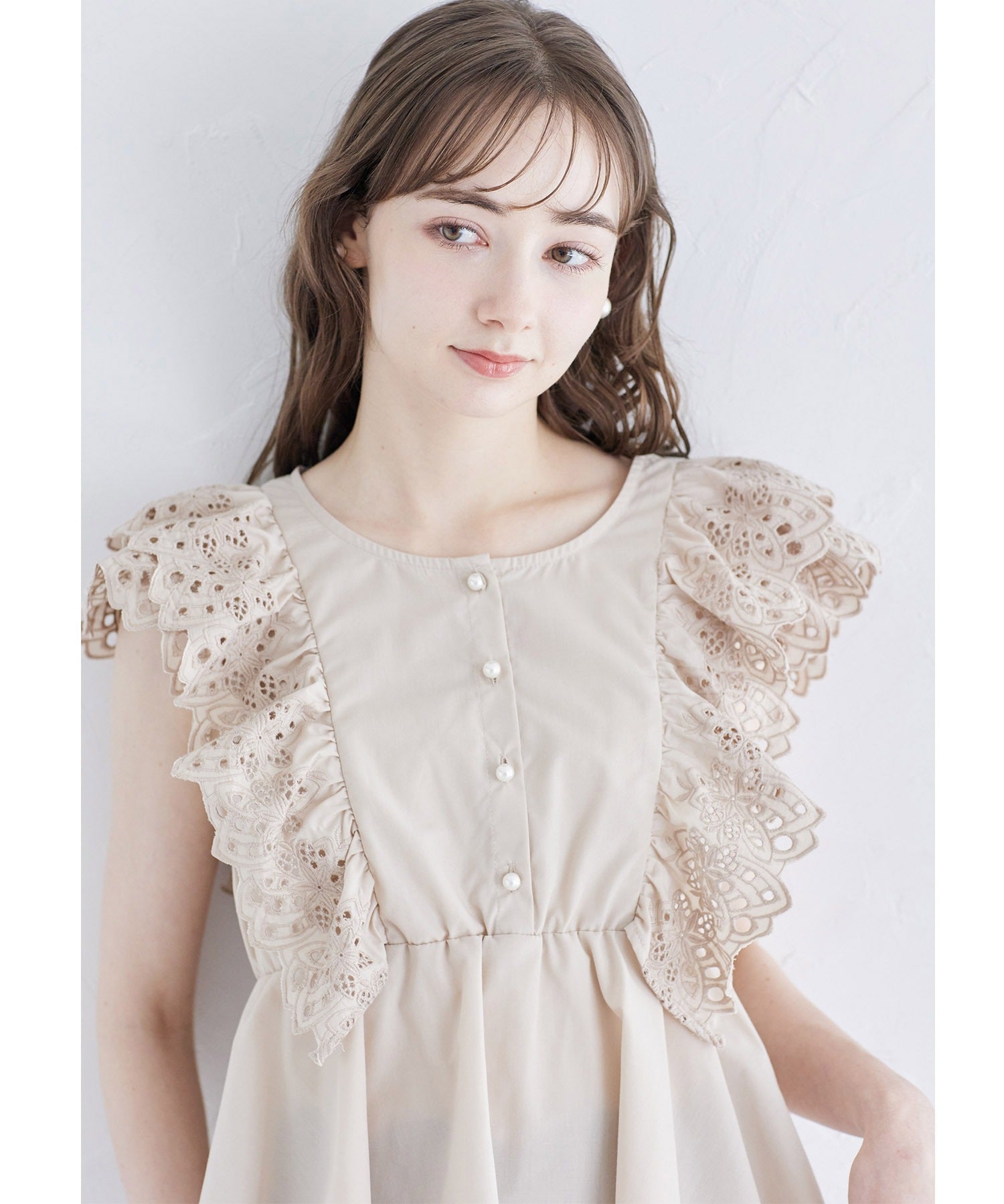 トッコクローゼット tocco closet 棉質蕾絲荷葉邊佩普拉姆上衣