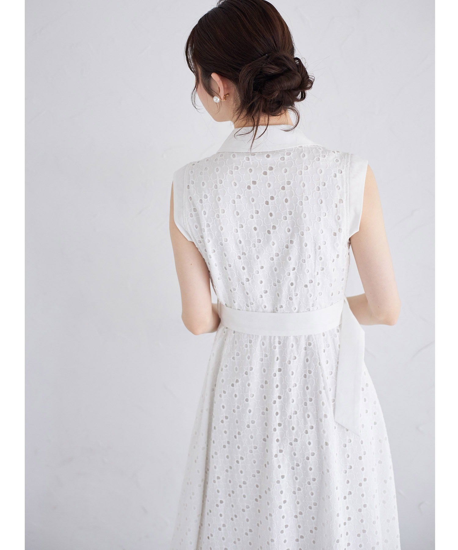 トッコクローゼット tocco closet ベルト付き花釦フラワーコットンレースシャツワンピース （オフホワイト） オフホワイト