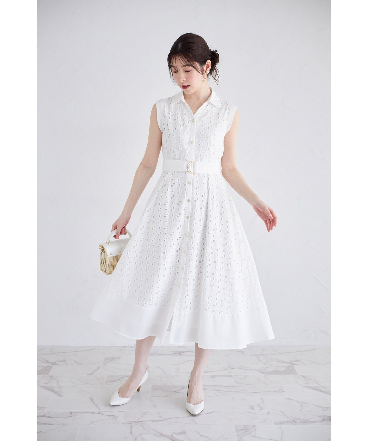 トッコクローゼット tocco closet ベルト付き花釦フラワーコットンレースシャツワンピース （オフホワイト） オフホワイト