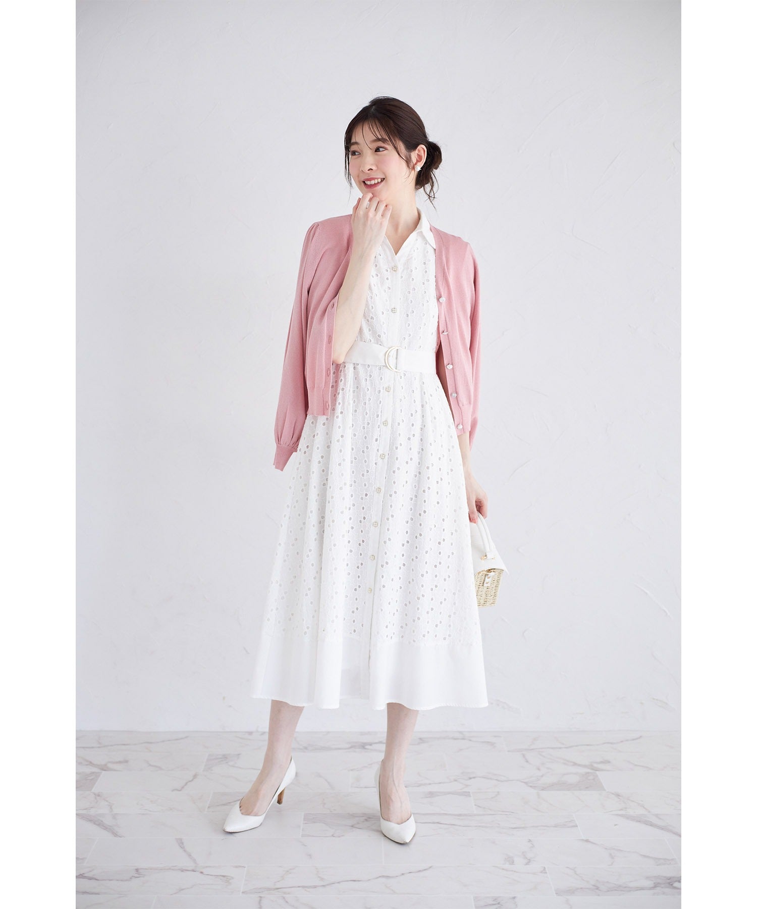 トッコクローゼット tocco closet ベルト付き花釦フラワーコットンレースシャツワンピース （オフホワイト） オフホワイト
