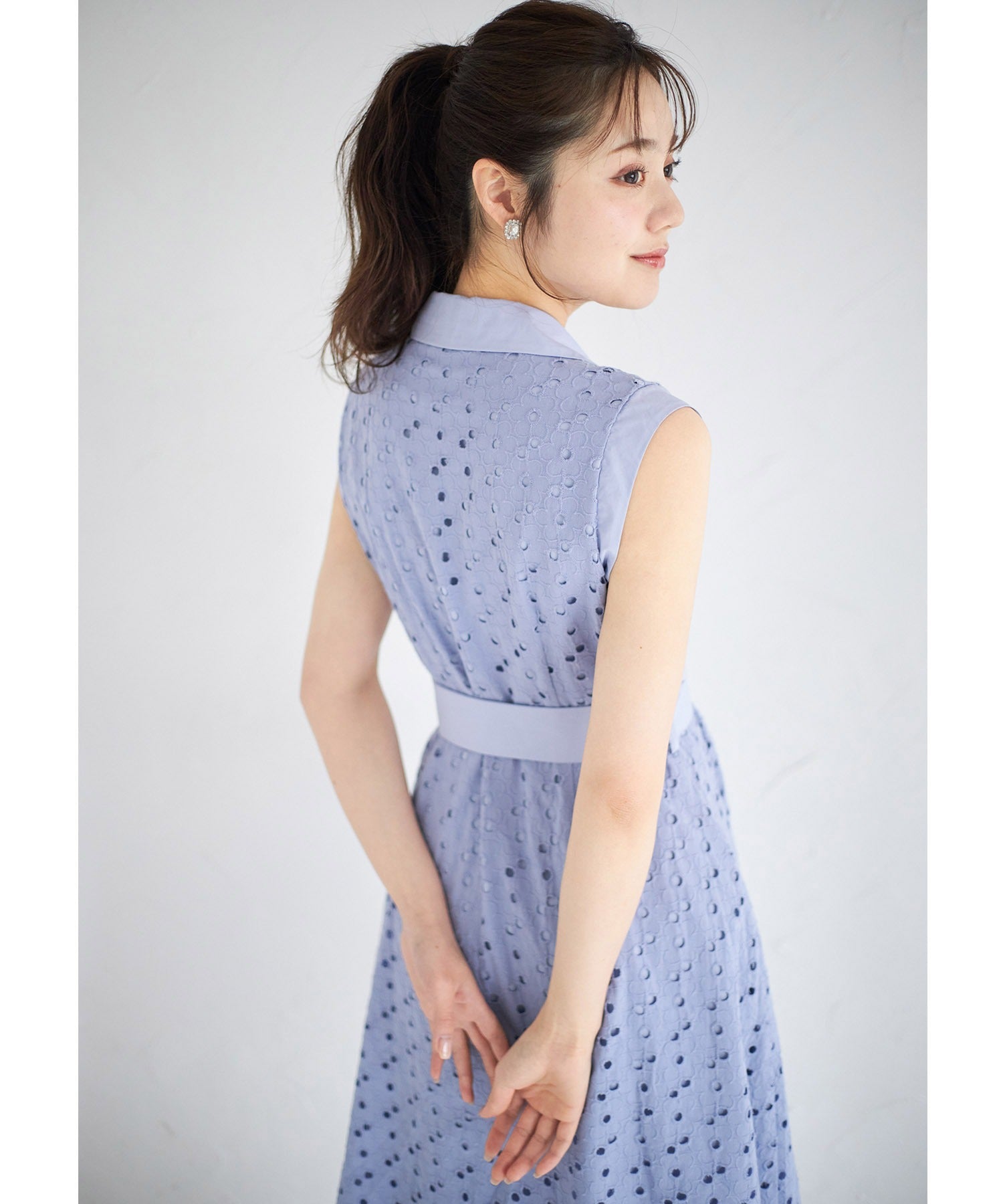 トッコクローゼット tocco closet ベルト付き花釦フラワーコットンレースシャツワンピース （オフホワイト） オフホワイト