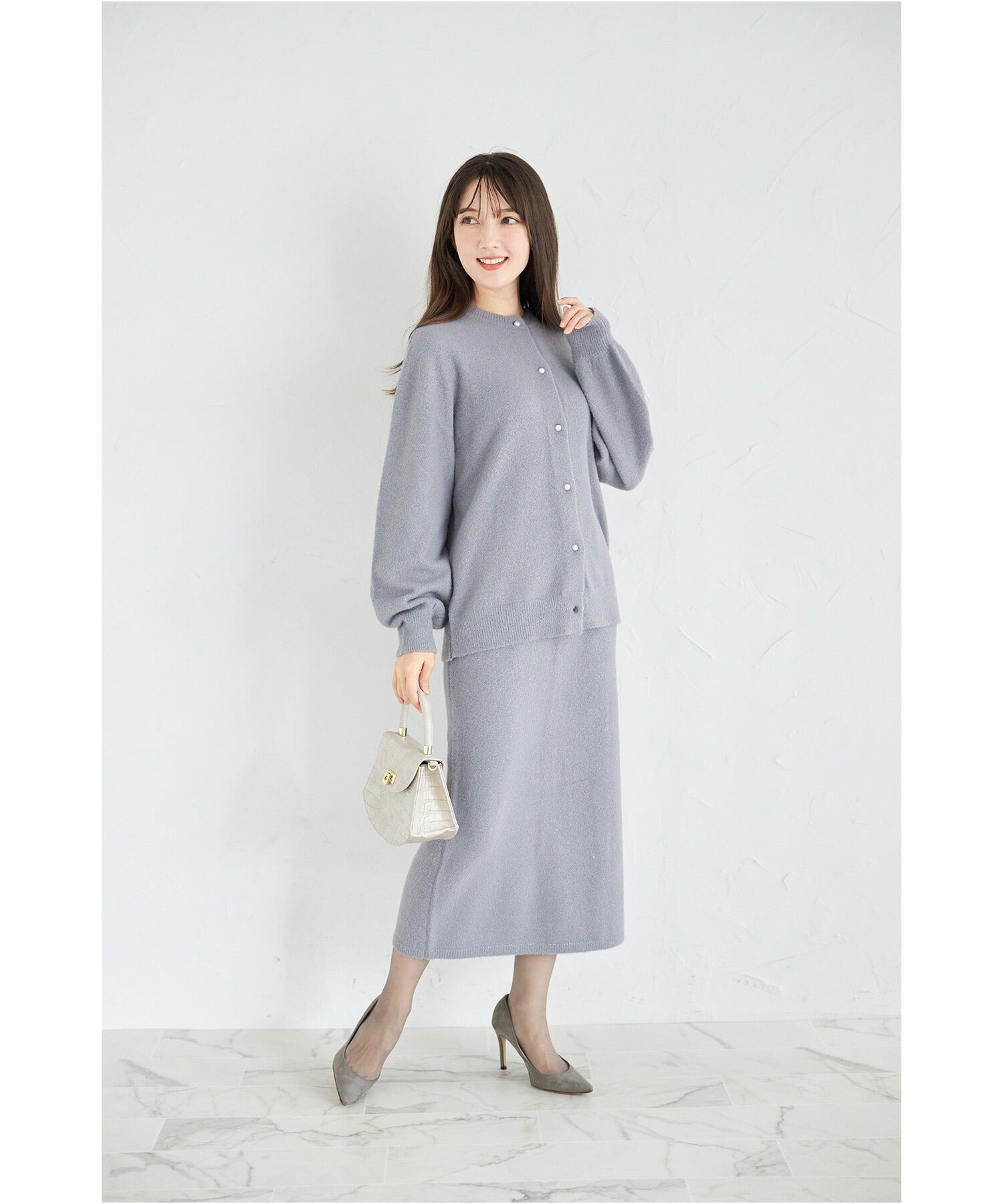 トッコクローゼット tocco closet パール釦カーディガン×タイトスカートのラメ入りフェザーニットセットアップ