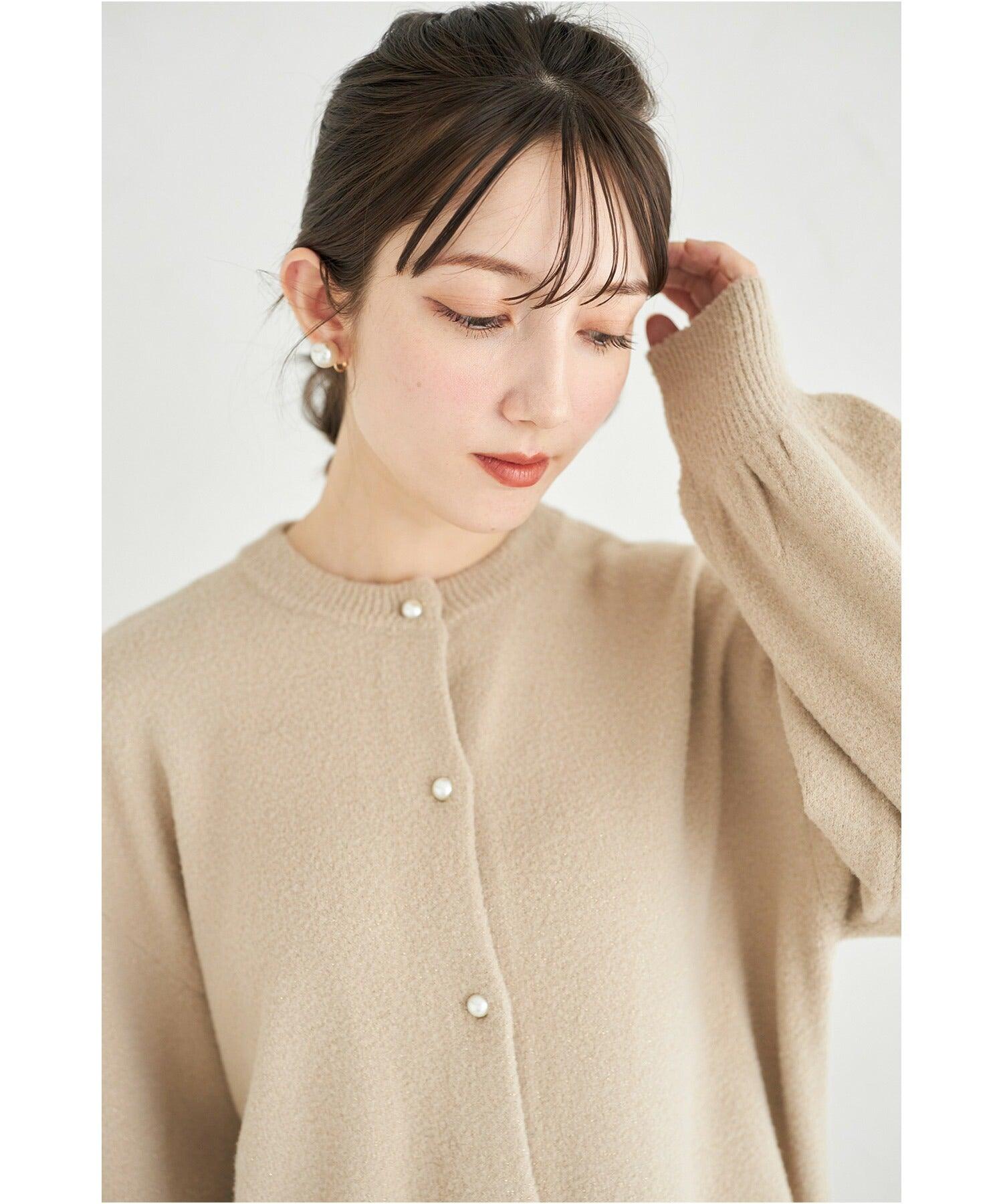 トッコクローゼット tocco closet パール釦カーディガン×タイトスカートのラメ入りフェザーニットセットアップ,ベージュ