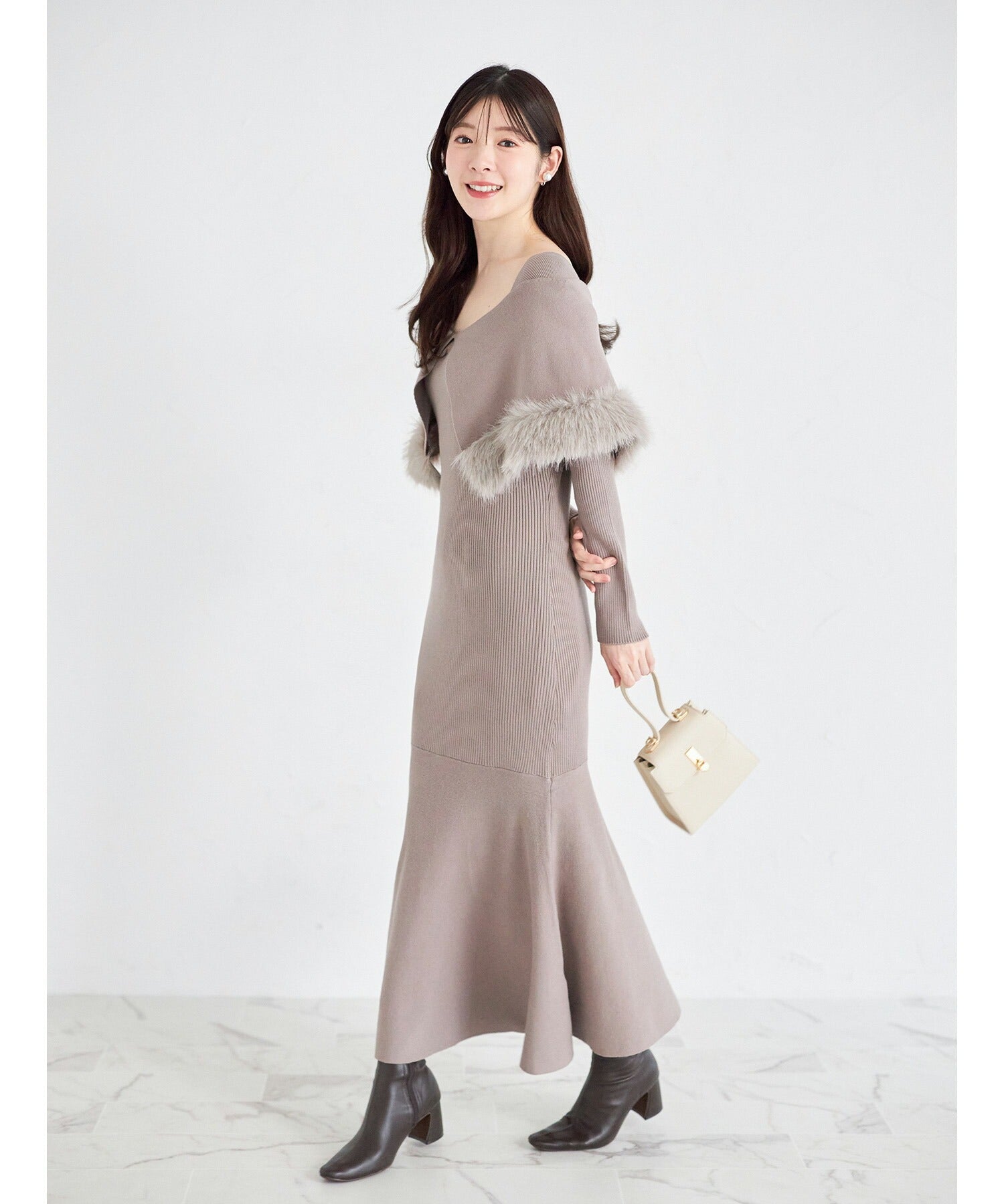 トッコクローゼット tocco closet ケープファー付きマーメイドリブニットワンピース