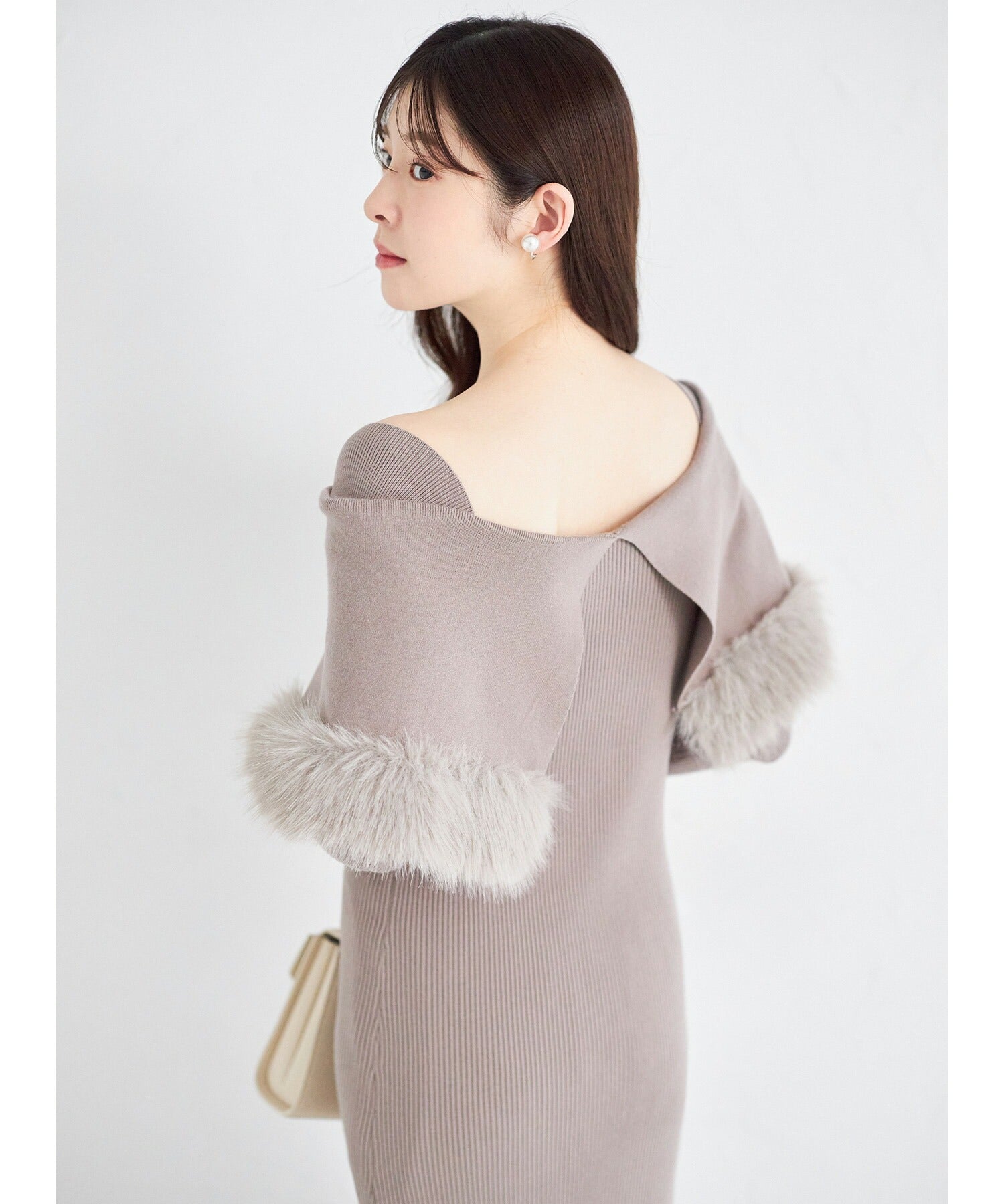トッコクローゼット tocco closet ケープファー付きマーメイドリブニットワンピース