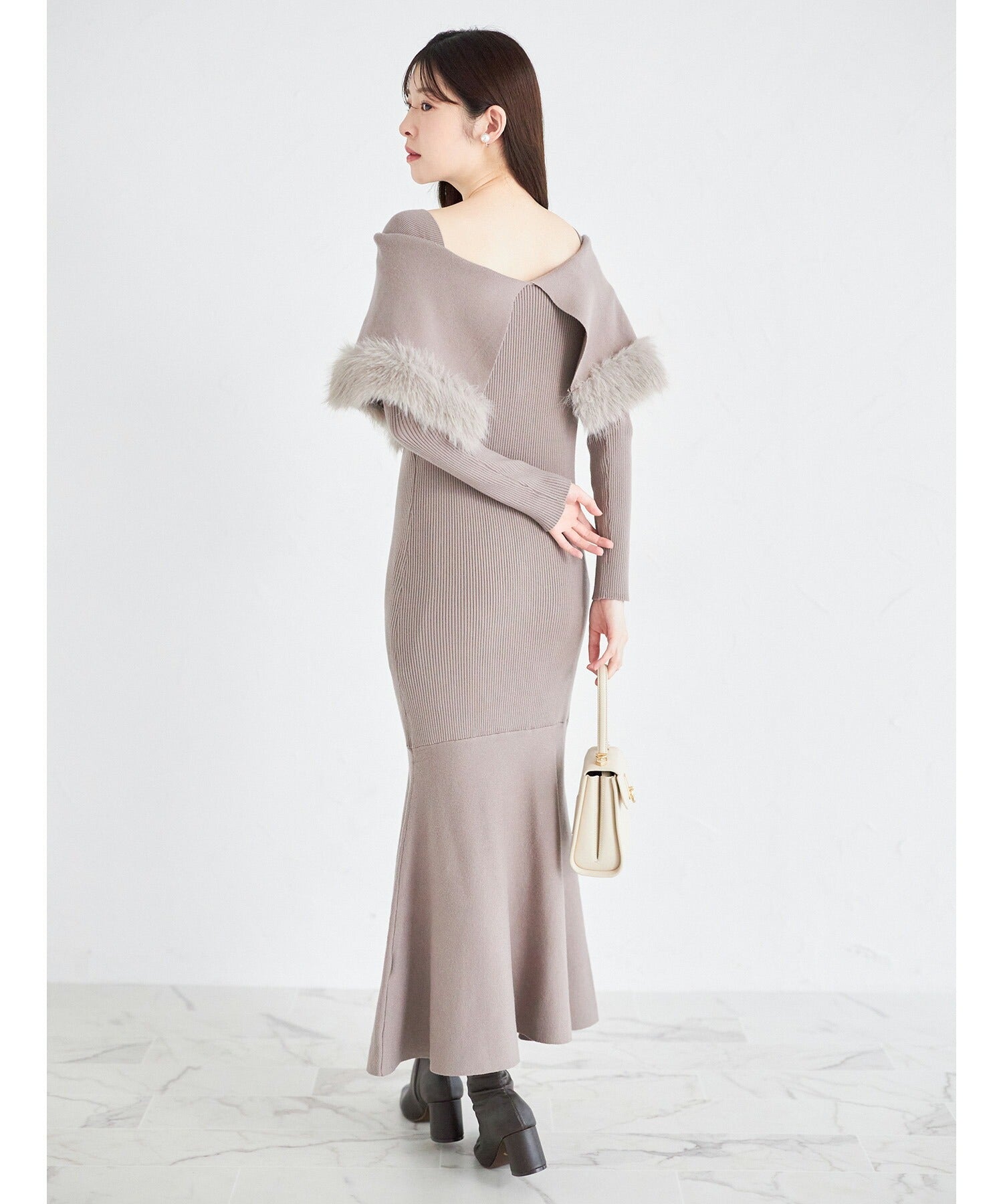 トッコクローゼット tocco closet ケープファー付きマーメイドリブニットワンピース