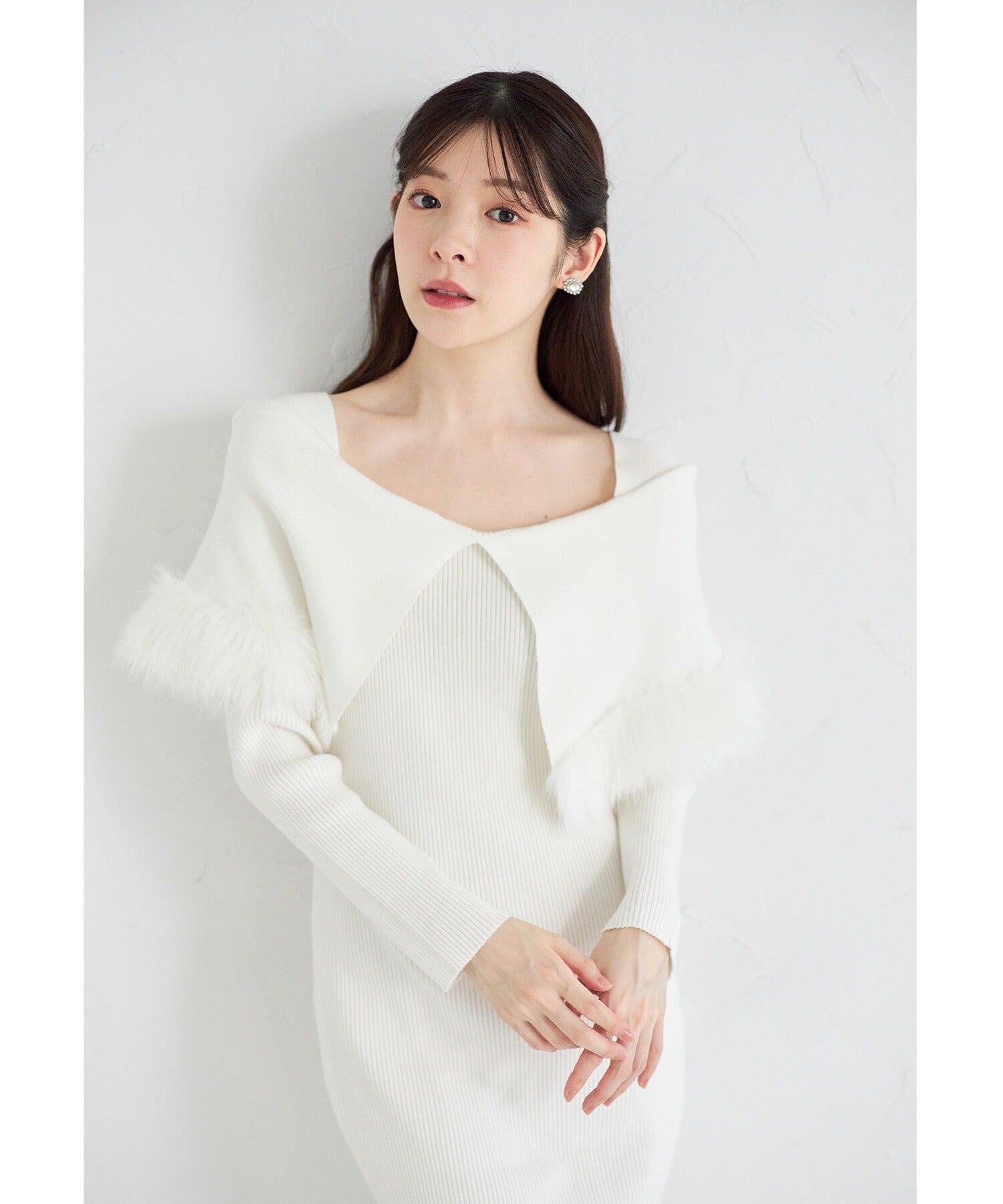 トッコクローゼット tocco closet ケープファー付きマーメイドリブニットワンピース ホワイト