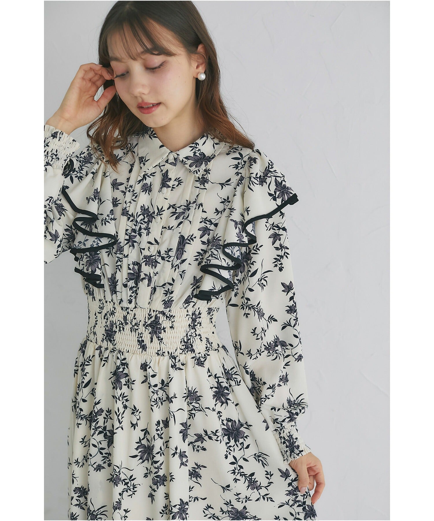 トッコクローゼット tocco closet リボン付きフリル×シャーリングフラワープリントシャツワンピース ブラック
