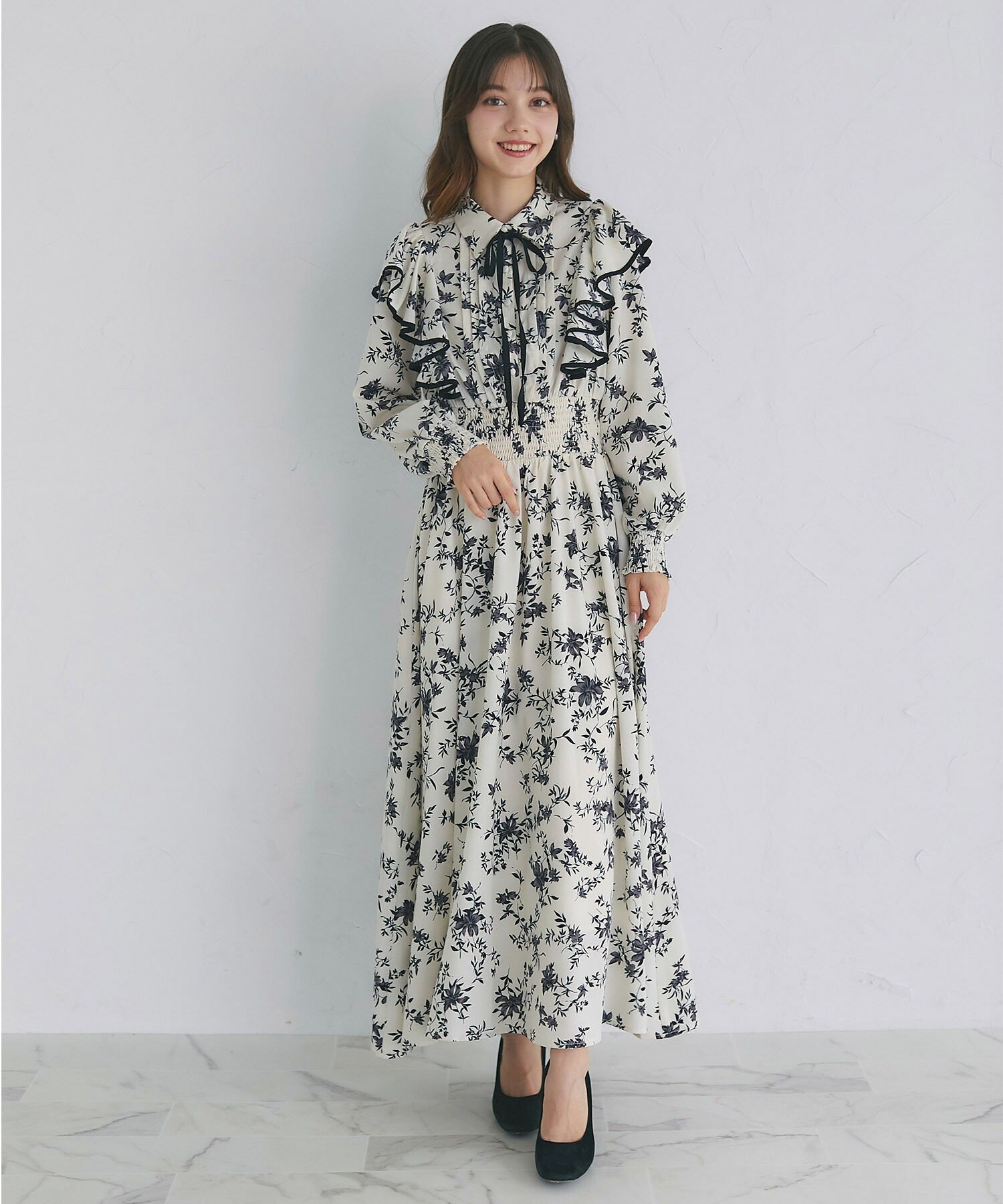 トッコクローゼット tocco closet リボン付きフリル×シャーリングフラワープリントシャツワンピース ブラック