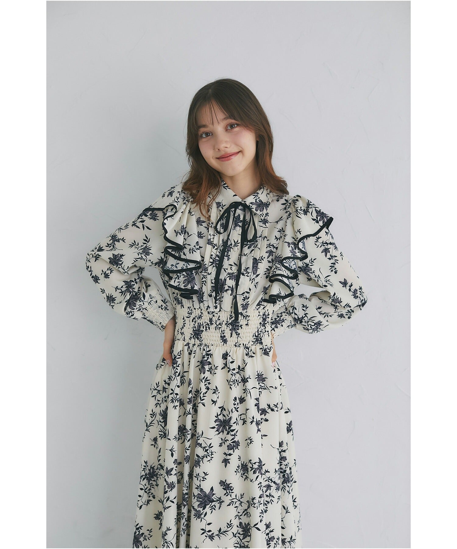 トッコクローゼット tocco closet リボン付きフリル×シャーリングフラワープリントシャツワンピース ブラック