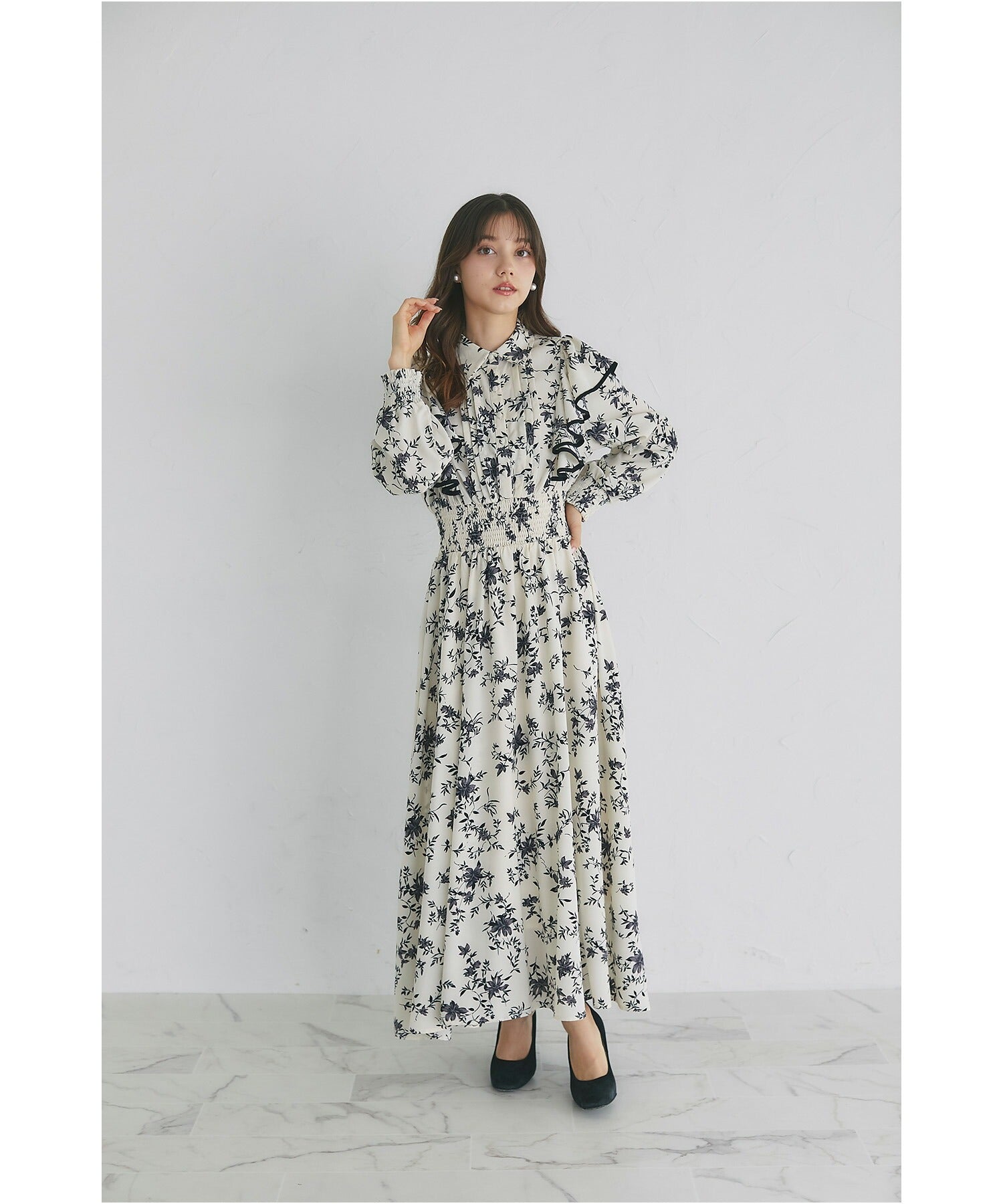 トッコクローゼット tocco closet リボン付きフリル×シャーリングフラワープリントシャツワンピース ブラック