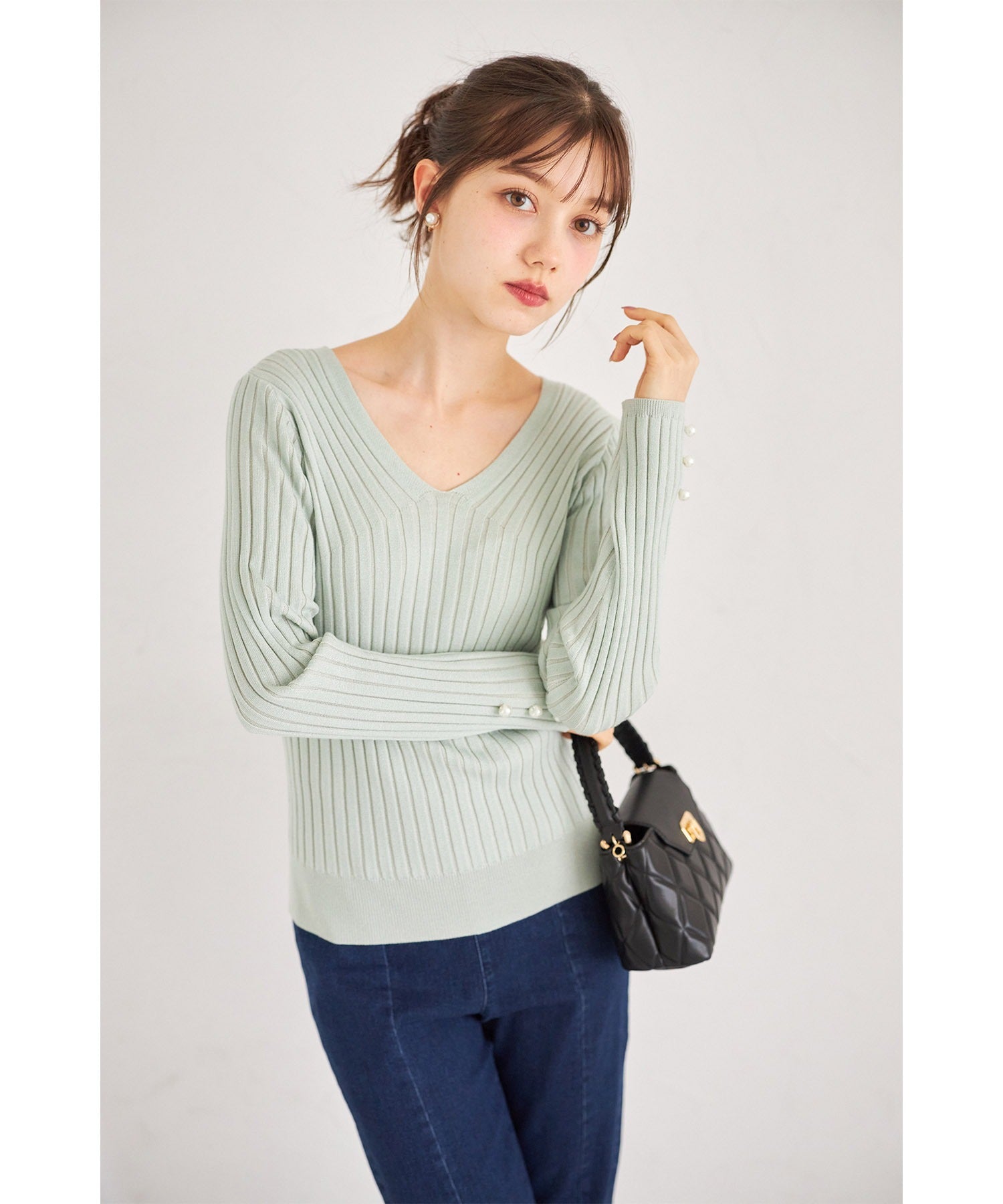 トッコクローゼット tocco closet 袖口珍珠裝飾V領羅紋針織套頭衫