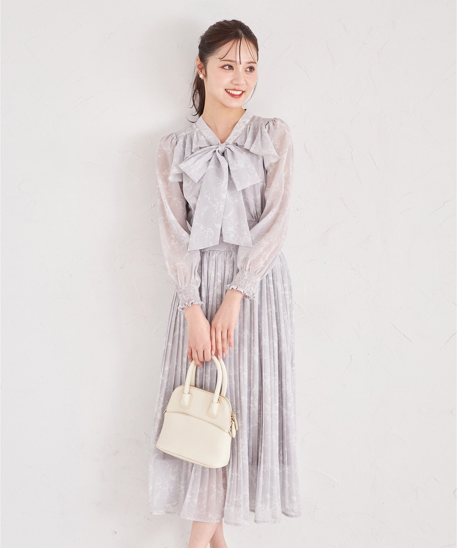 トッコクローゼット tocco closet 蝴蝶結緞帶附領口荷葉邊花卉印花皺褶連衣裙