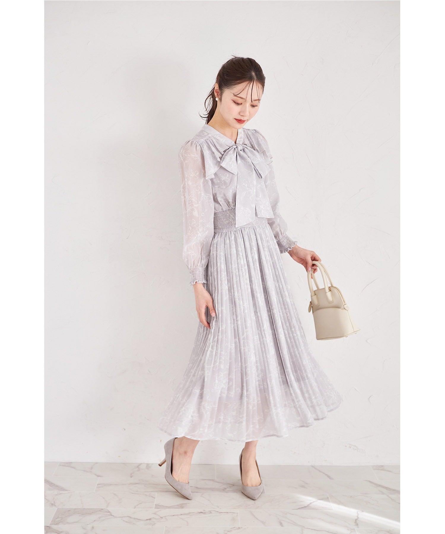 トッコクローゼット tocco closet 蝴蝶結緞帶附領口荷葉邊花卉印花皺褶連衣裙