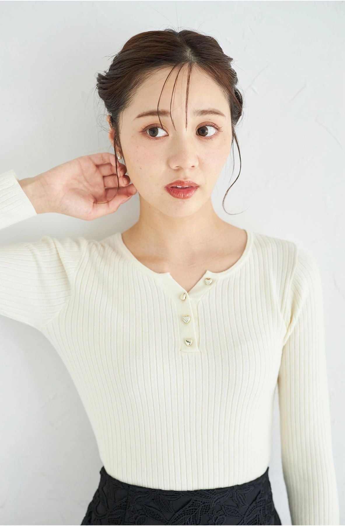 Tocco Closet Henry Neck Heart Button Rib Knit