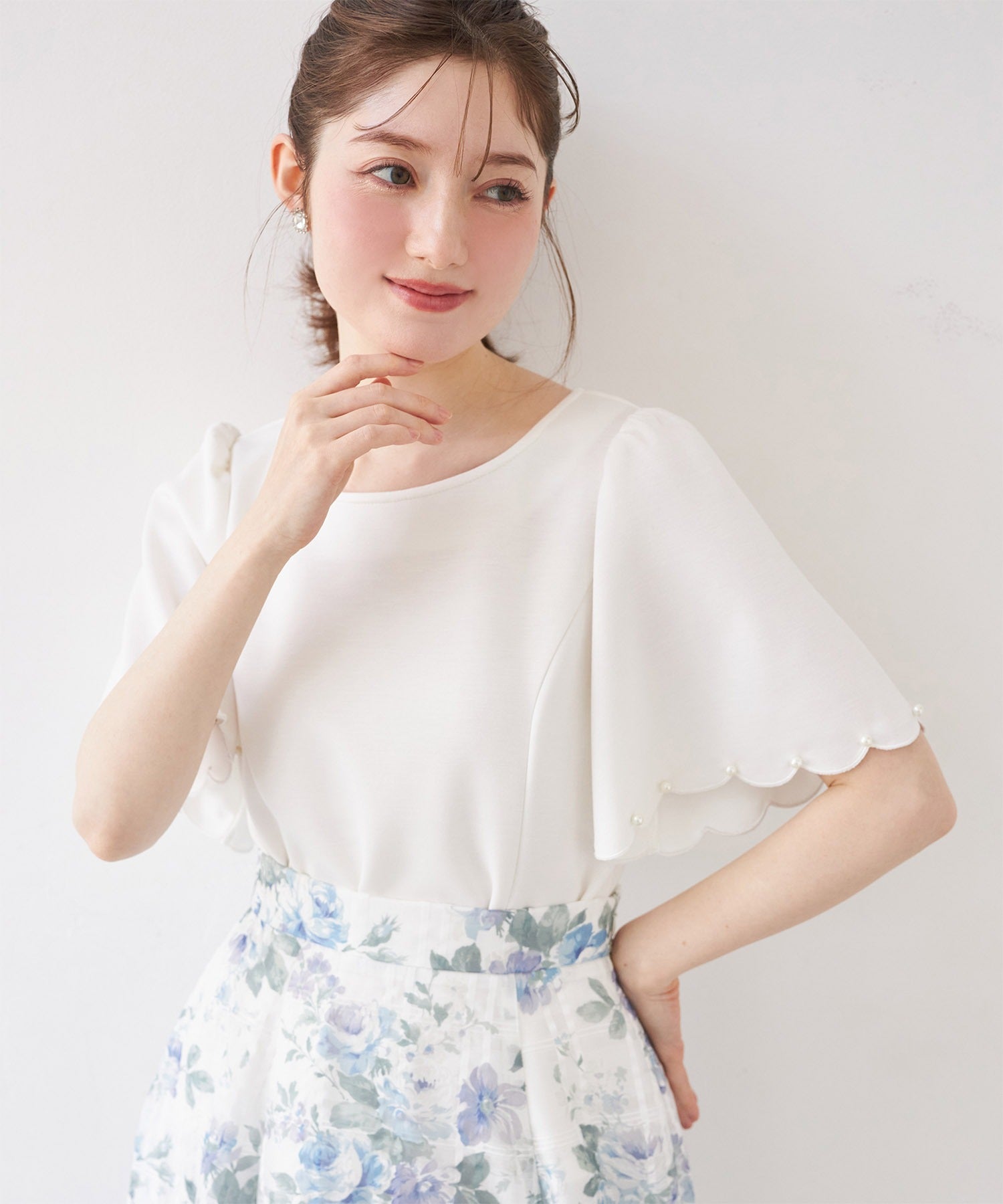 トッコクローゼット tocco closet パール付きスカラップスリーブカットプルオーバー ホワイト